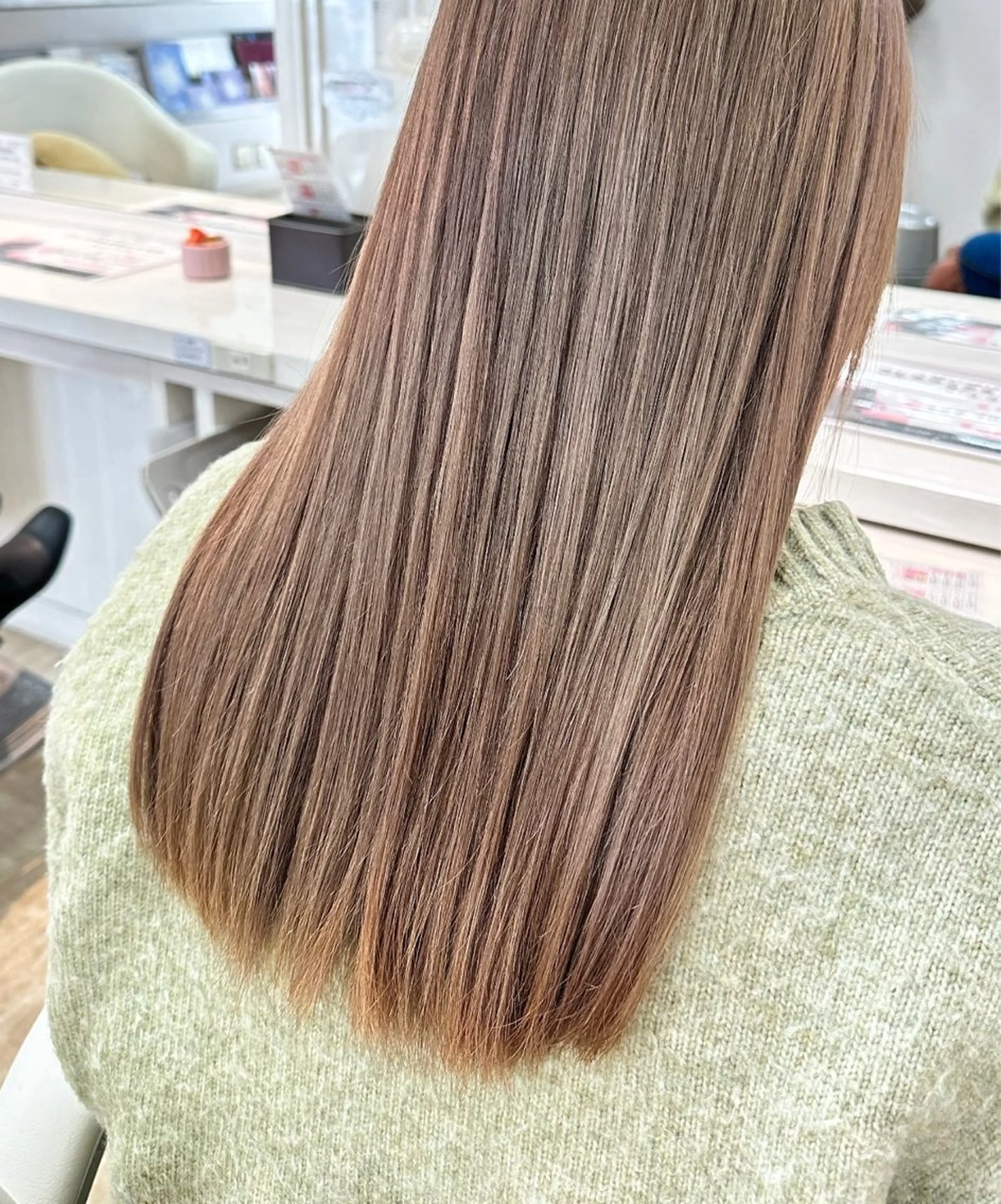 カラー＋ケアプロ使用最高級フローディアトリートメント✂️✨の写真