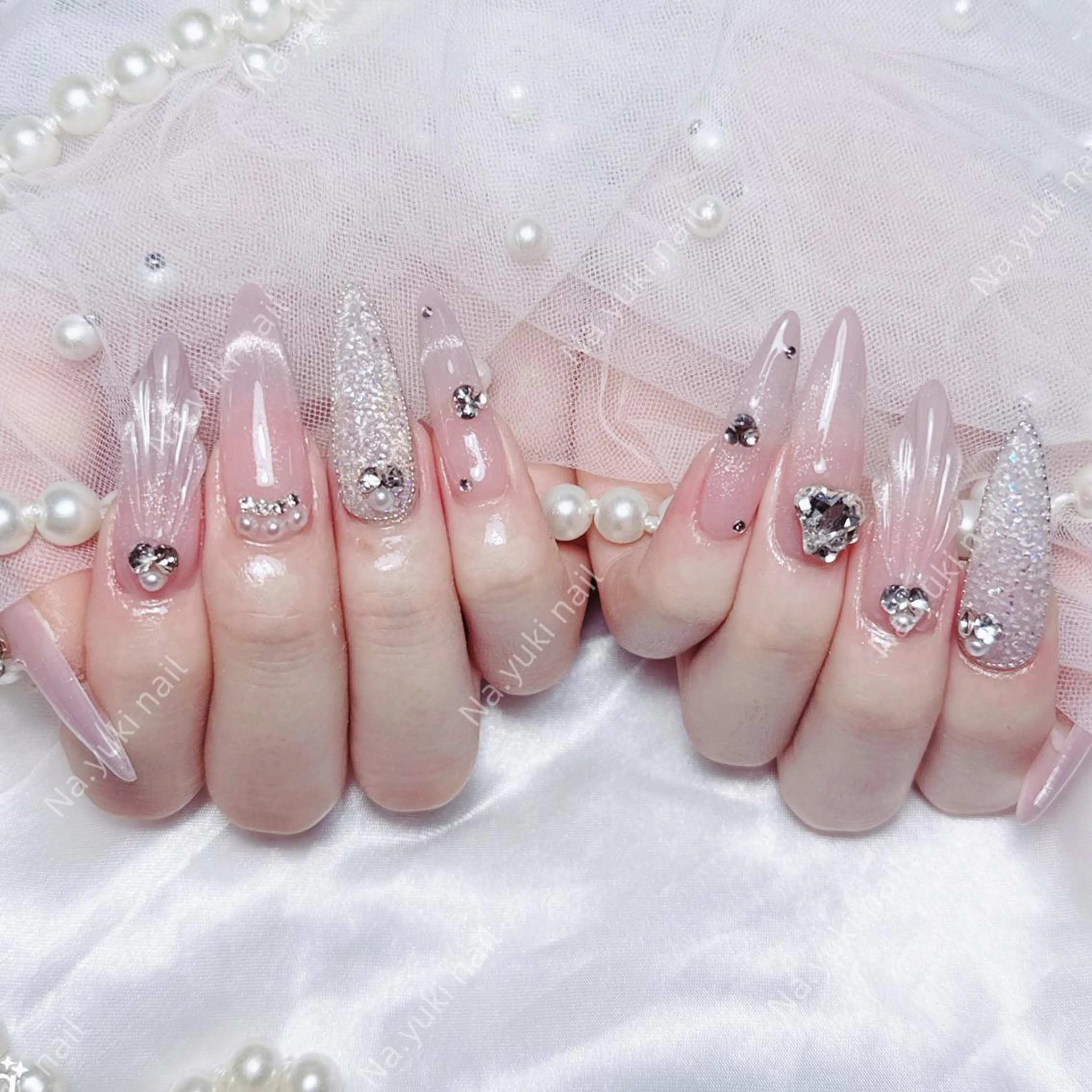 ネイル Queenie 🦋のネイルデザイン