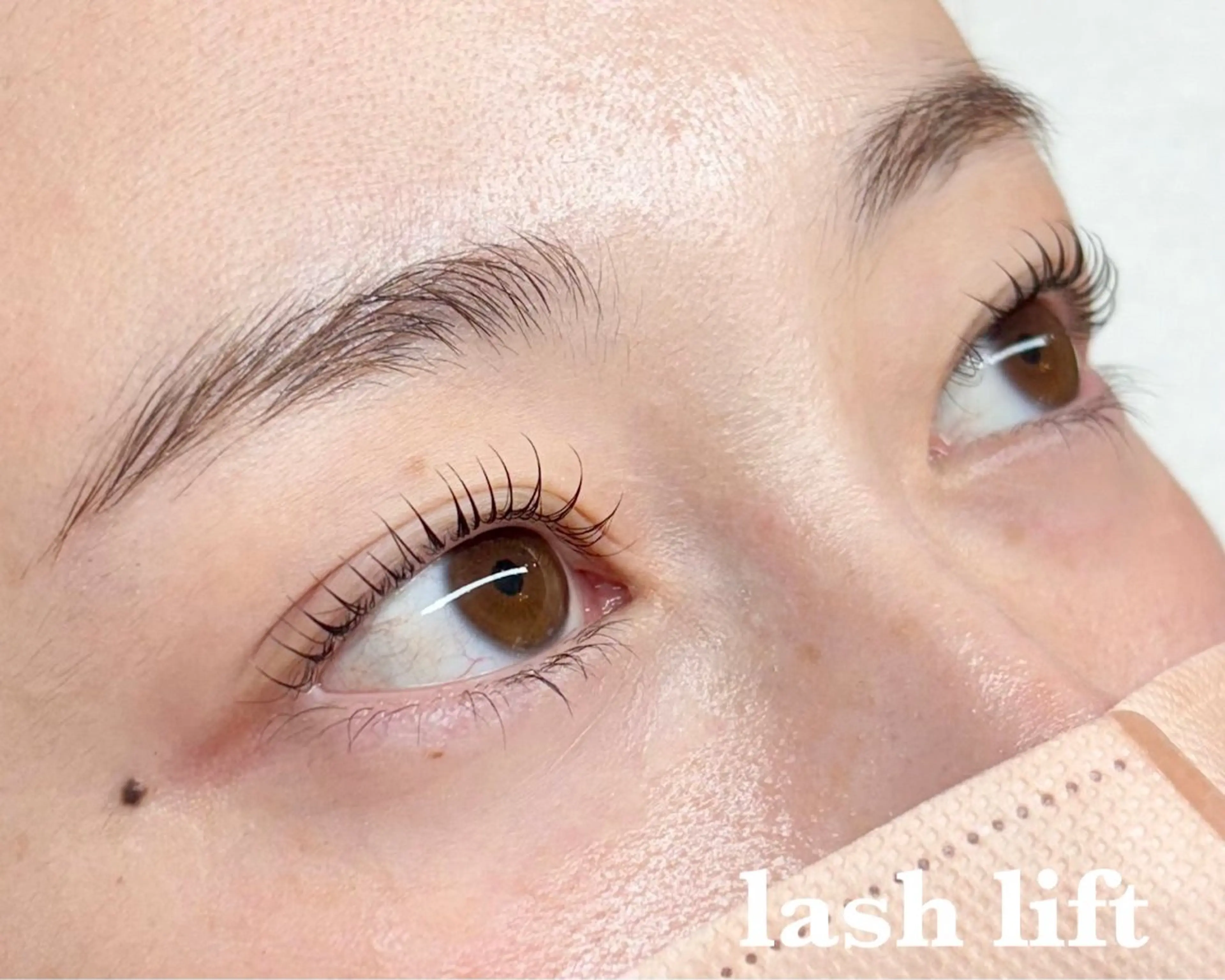 マツエク・マツパ 🌼AI 🌼の眉毛・アイブロウイメージ