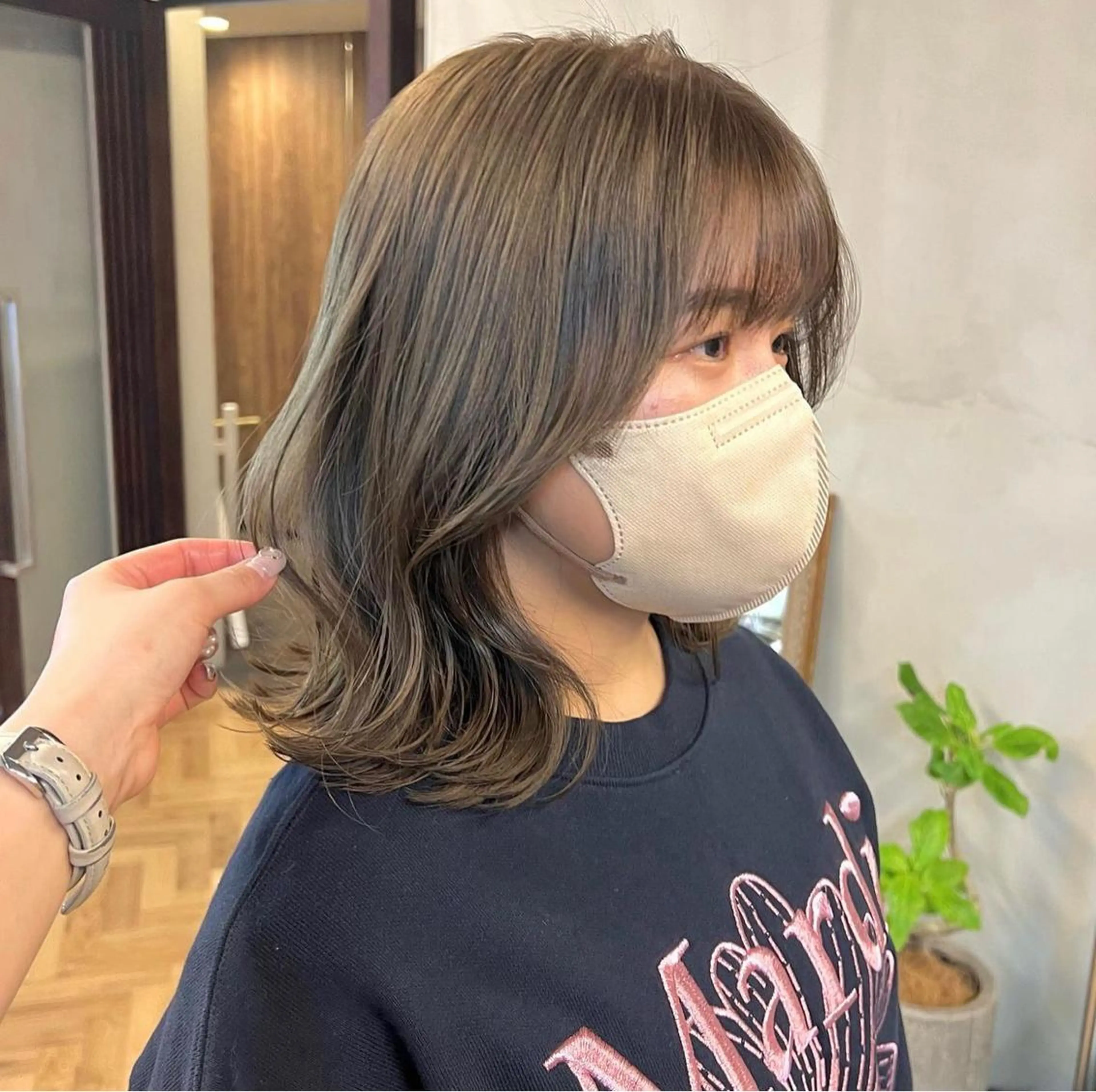 ミディアム カラー パーマ ヘアアレンジ メンズ キッズ ネイル マツエク・マツパ アイブロウ 赤色 カット ヘアカラー トリートメント EMANON梅田店所属・前川 朋香のヘアスタイル