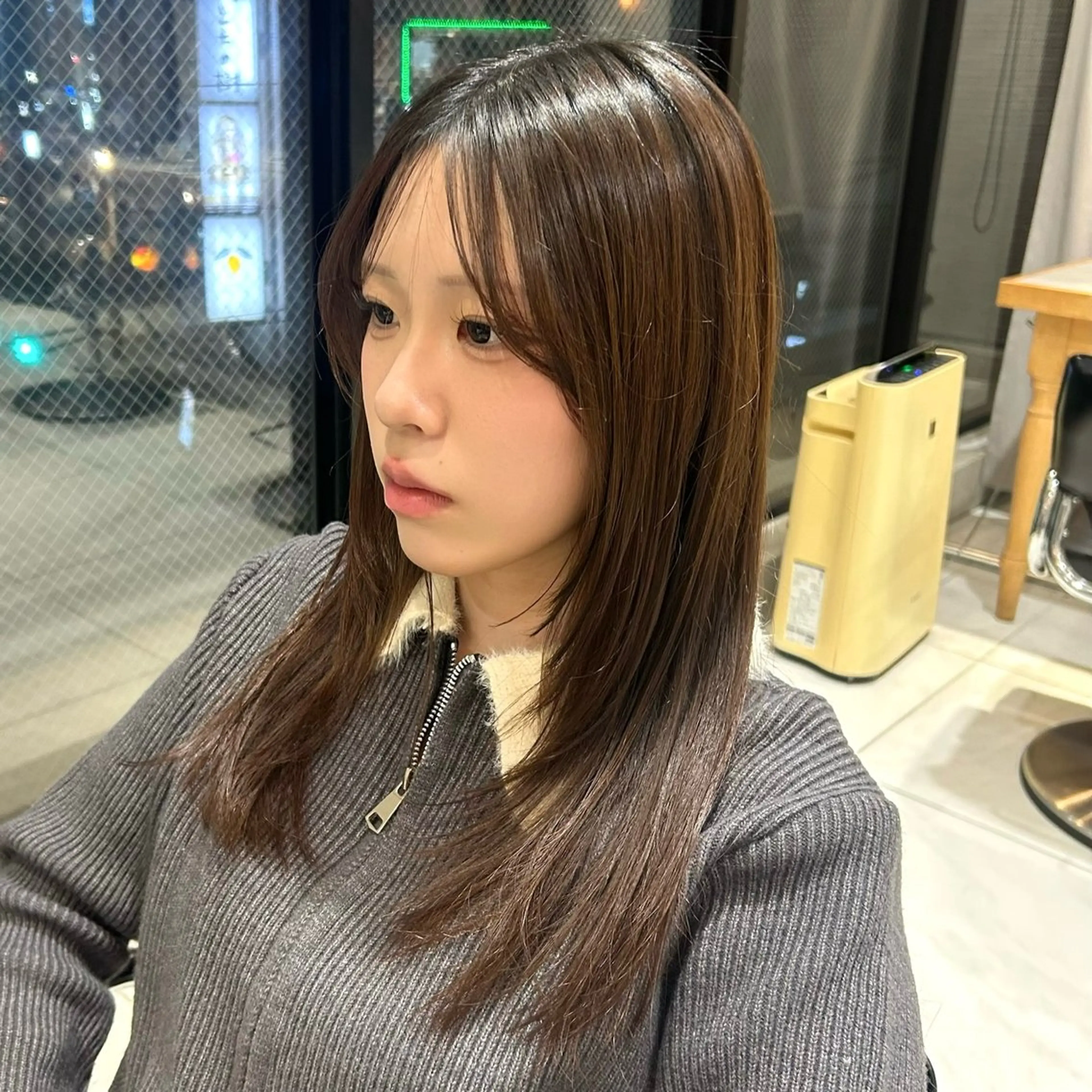 セミロング レイヤーカット ︎︎🌟韓国艶カラー ︎🌟璃奈 (ﾘﾅ)のヘアスタイル