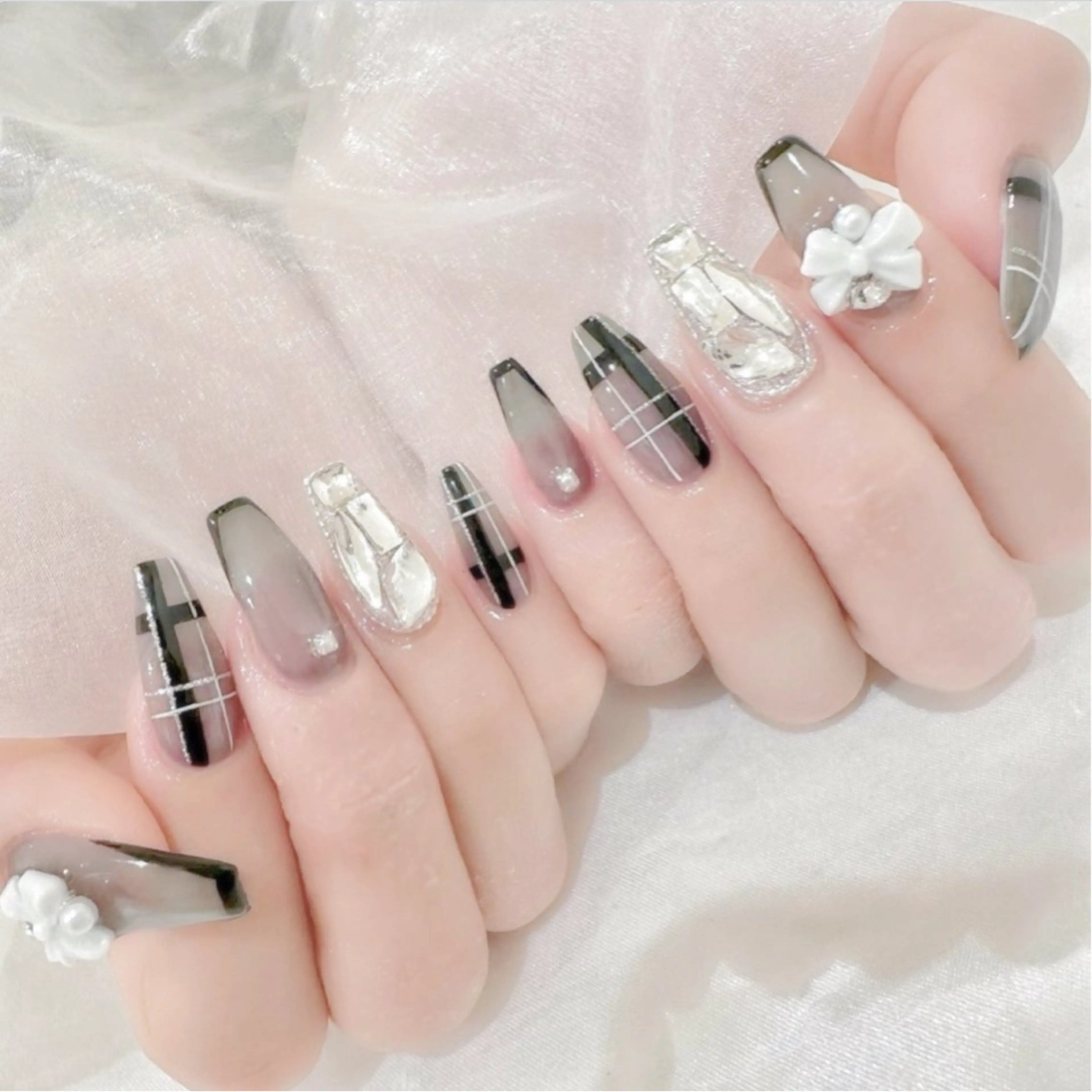 ネイル アニマル柄 オーロラネイル チークネイル フラッシュネイル ジェルネイル ハンドネイル Lina所属・Hina Nailのネイルデザイン