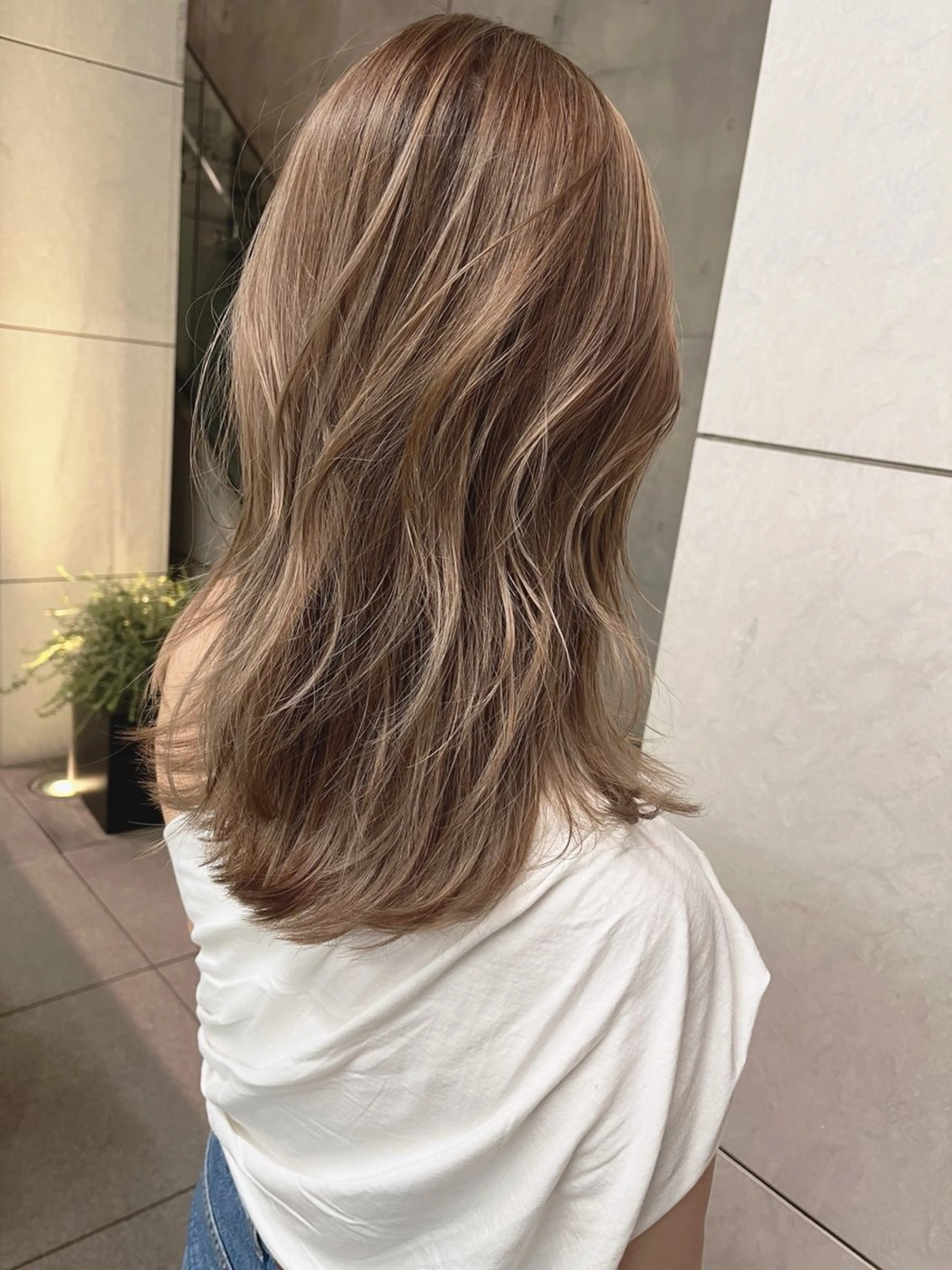 カット＋白髪ぼかしハイライトの写真