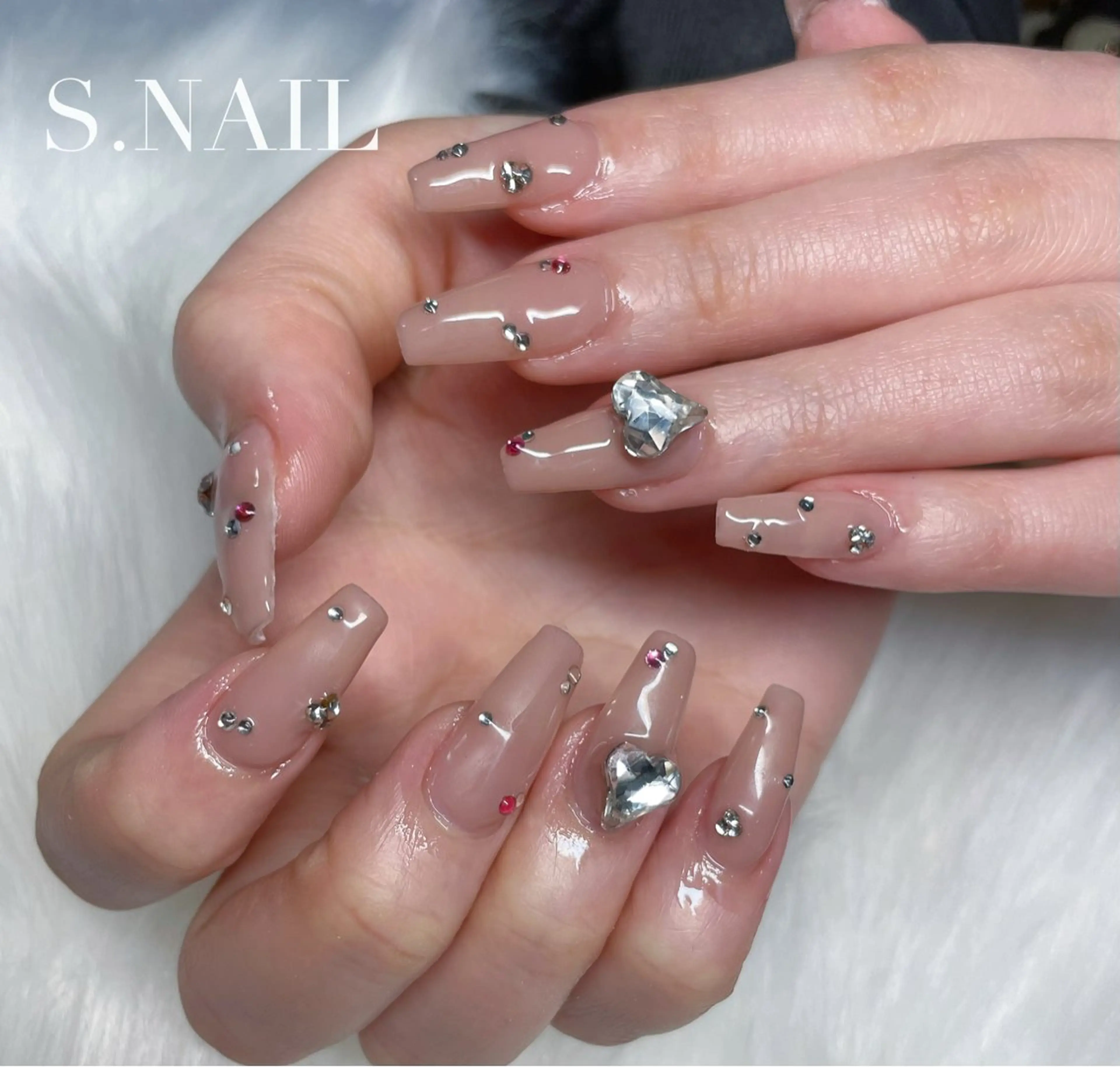ネイル ワンカラーネイル ストーンネイル ハンドネイル S♡NAIL所属・S.NAIL Suuのネイルデザイン