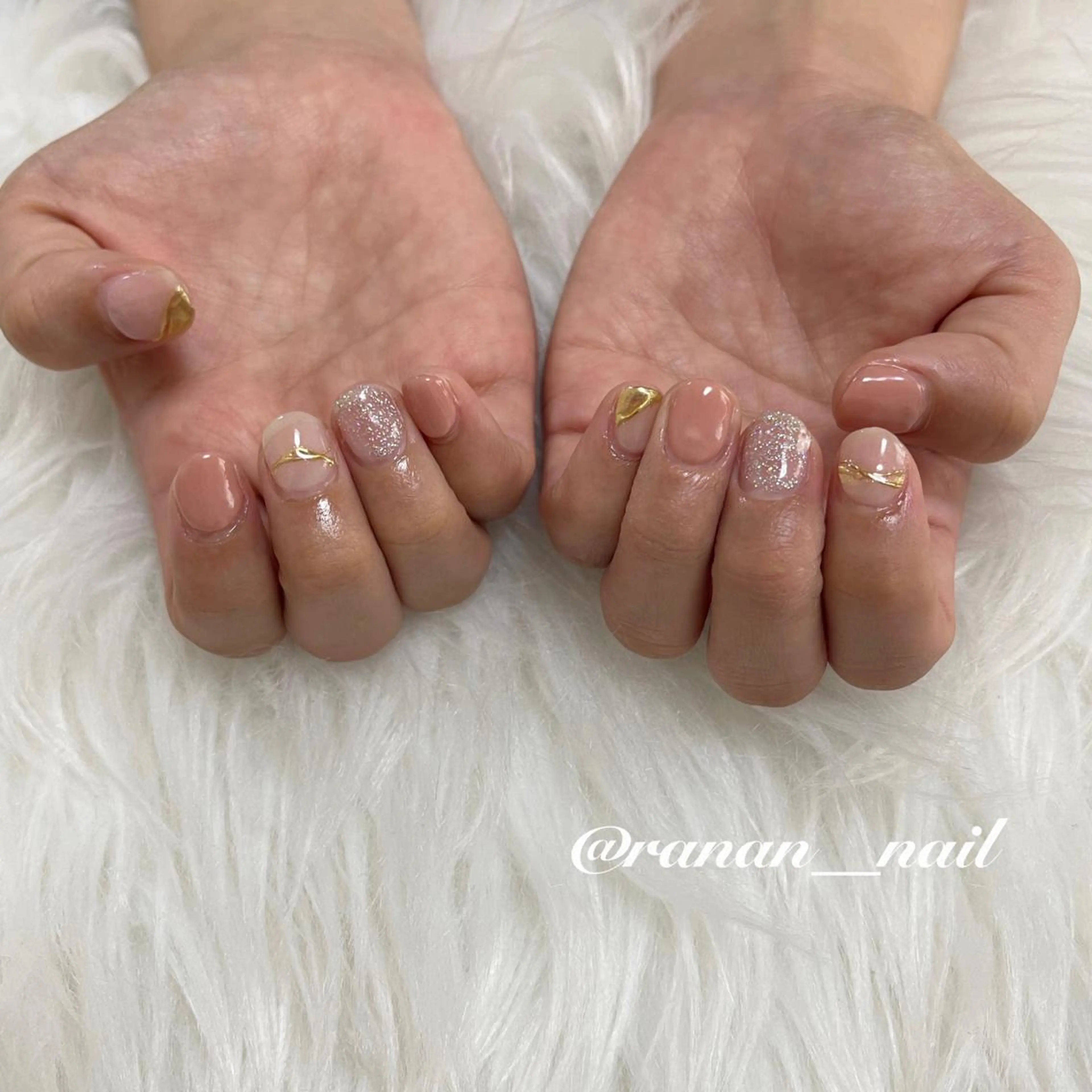 ネイル 𝓇𝒶𝓃𝒶𝓃 𝓃𝒶𝒾𝓁のネイルデザイン