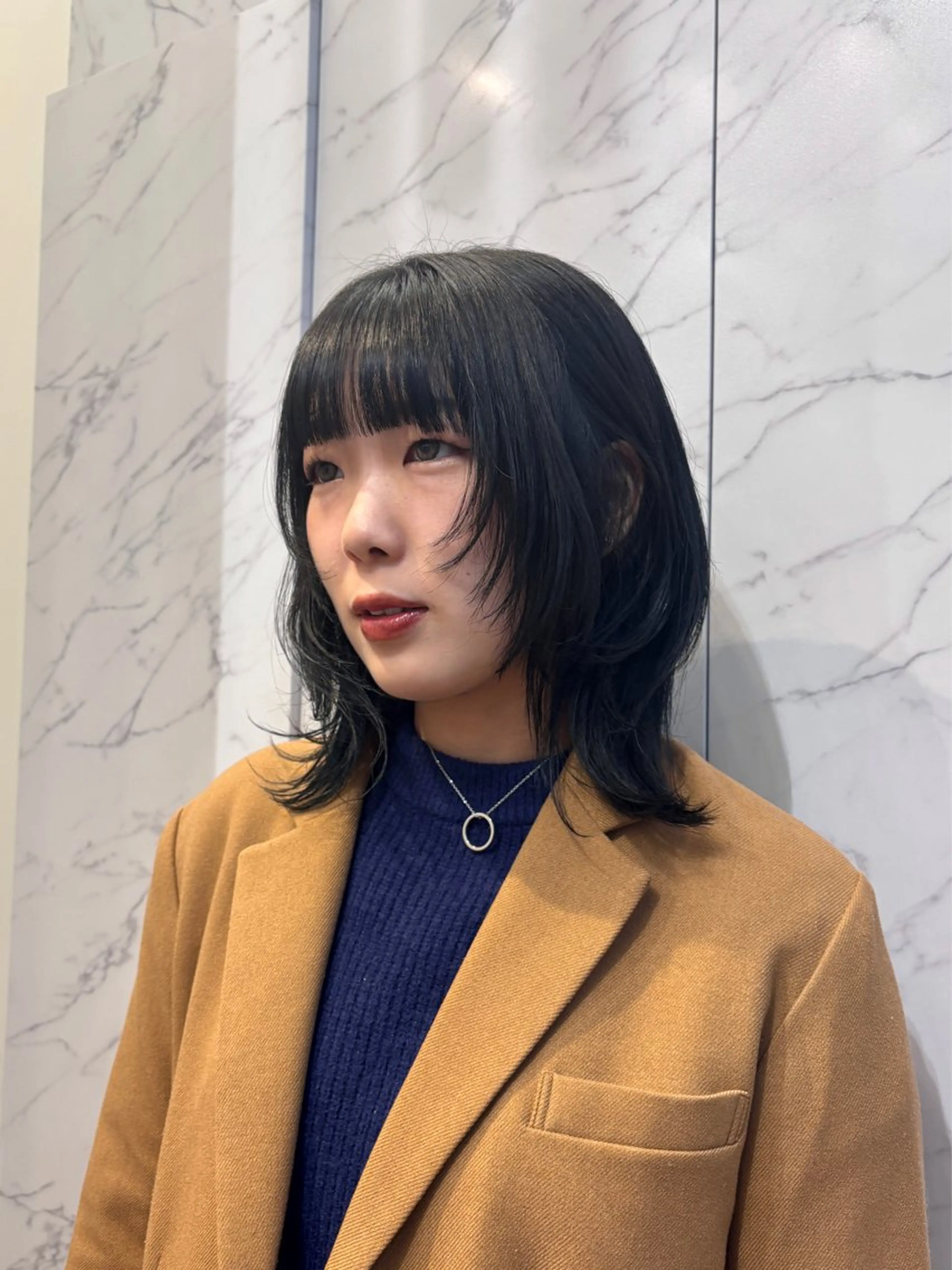 ミディアム 小顔カット ウルフカット カット ヘアカラー miu /透明感カラーのヘアスタイル