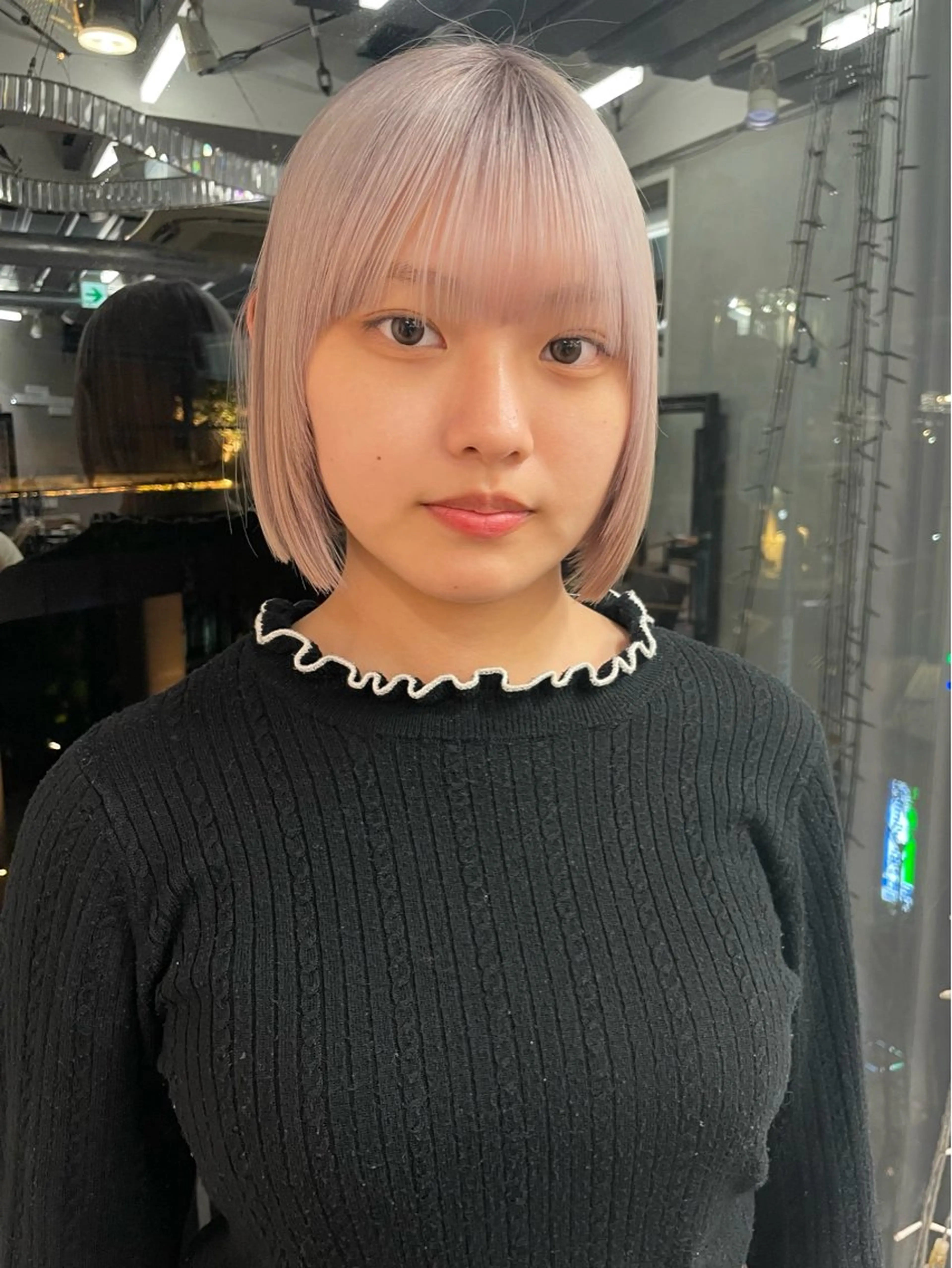 ショート カラー ブロンド 透明感カラー ホワイトブロンド ヘアカラー 長野 温佳のヘアスタイル
