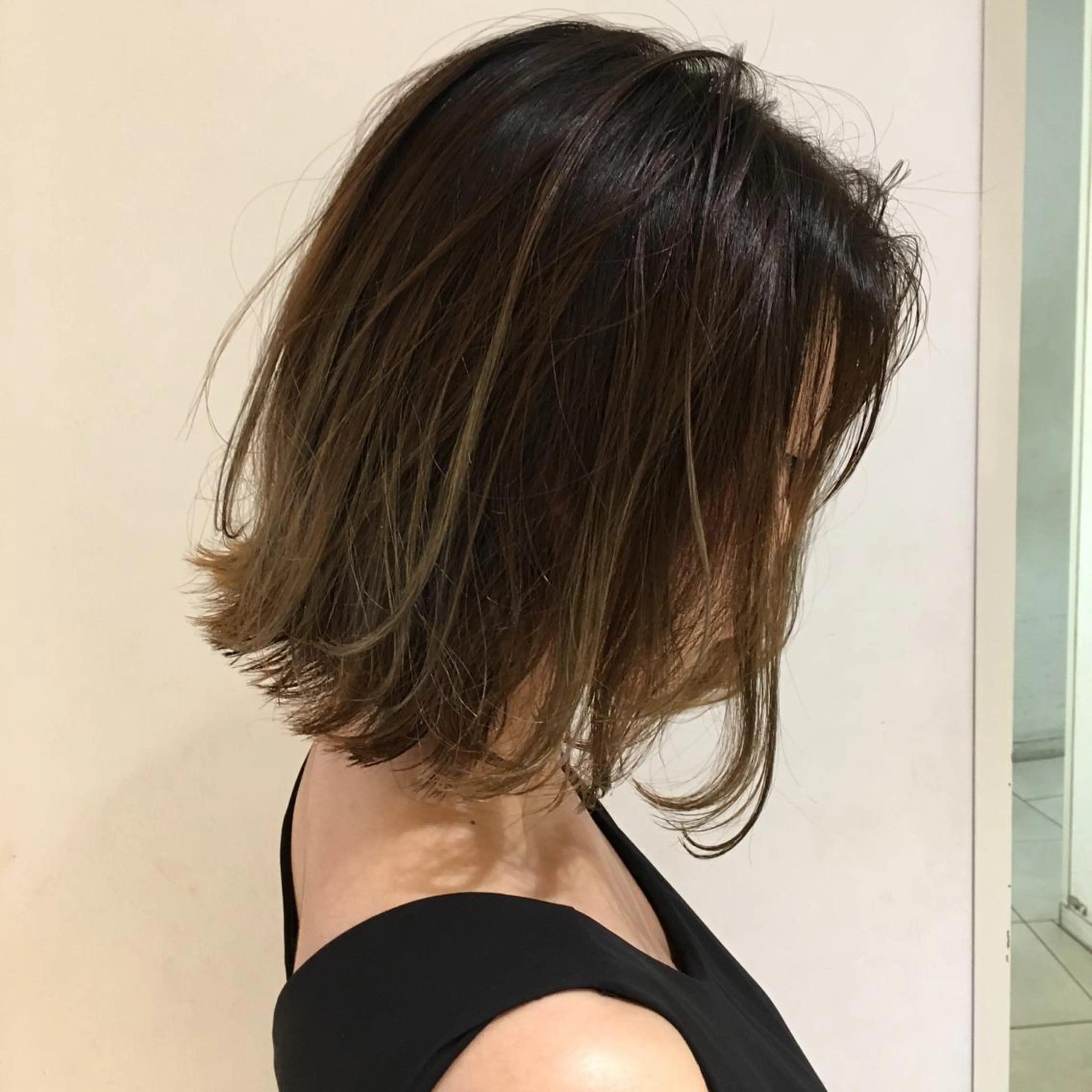 ショート ケリーズグリーン所属・ボブ/艶ハイトーン 森田/嵩士のヘアスタイル