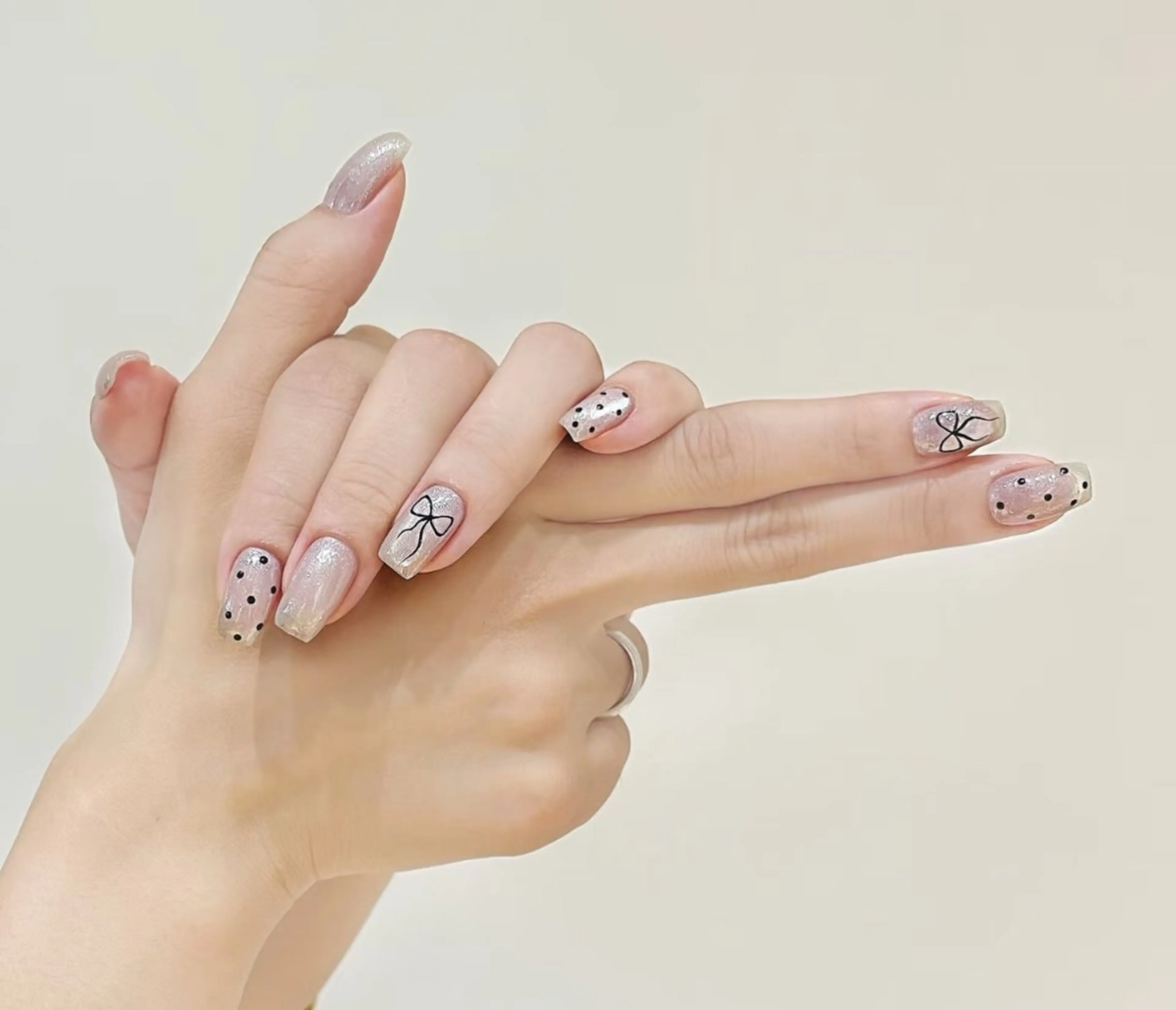 ネイル アートネイル ドット ジェルネイル ラメ(グリッター) マグネットネイル ハンドネイル MIYUKI Salonのネイルデザイン