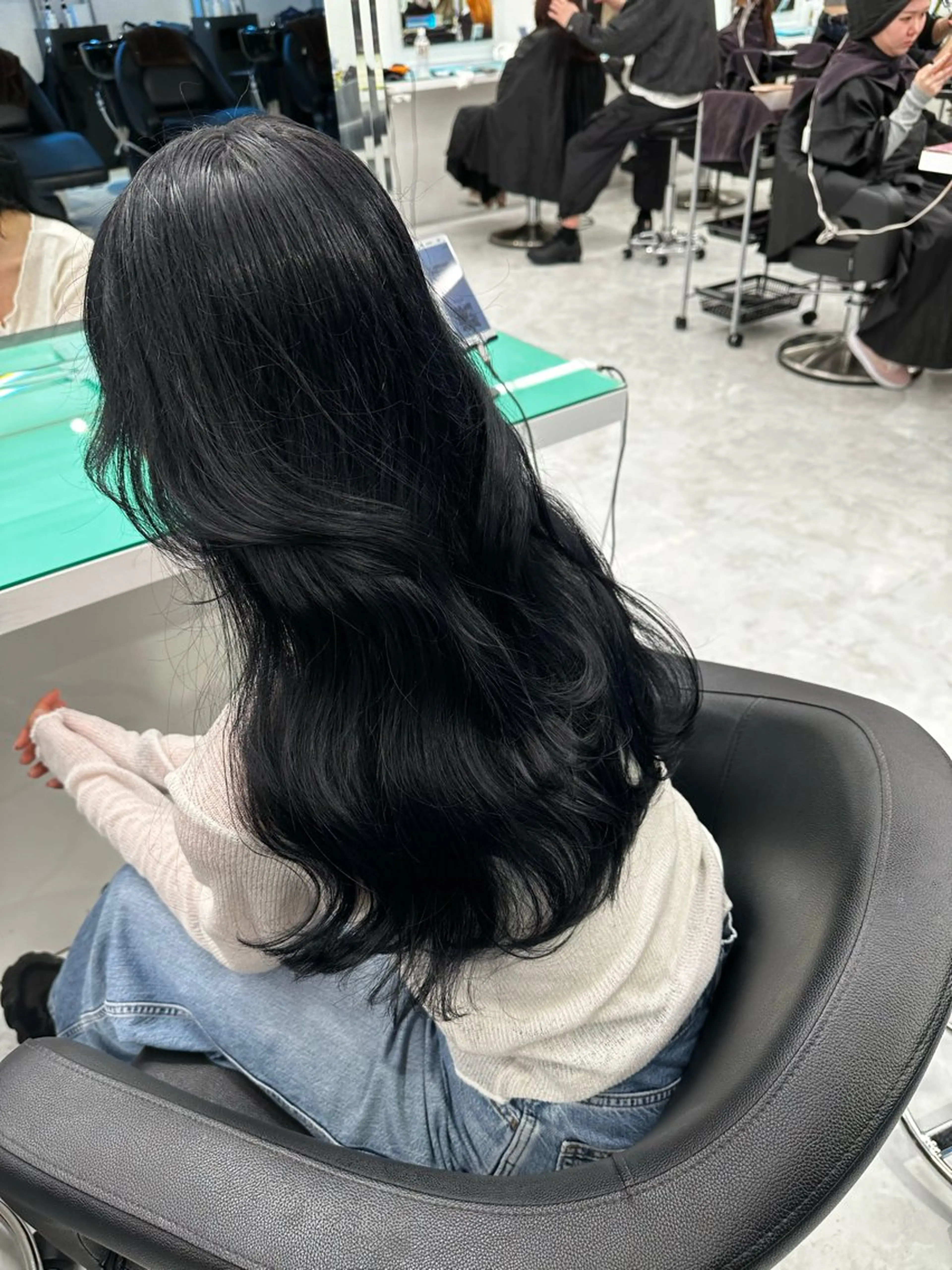 ロング カラー ヘアアレンジ 🌈艶カラー/ 韓国風レイヤーカットのヘアスタイル