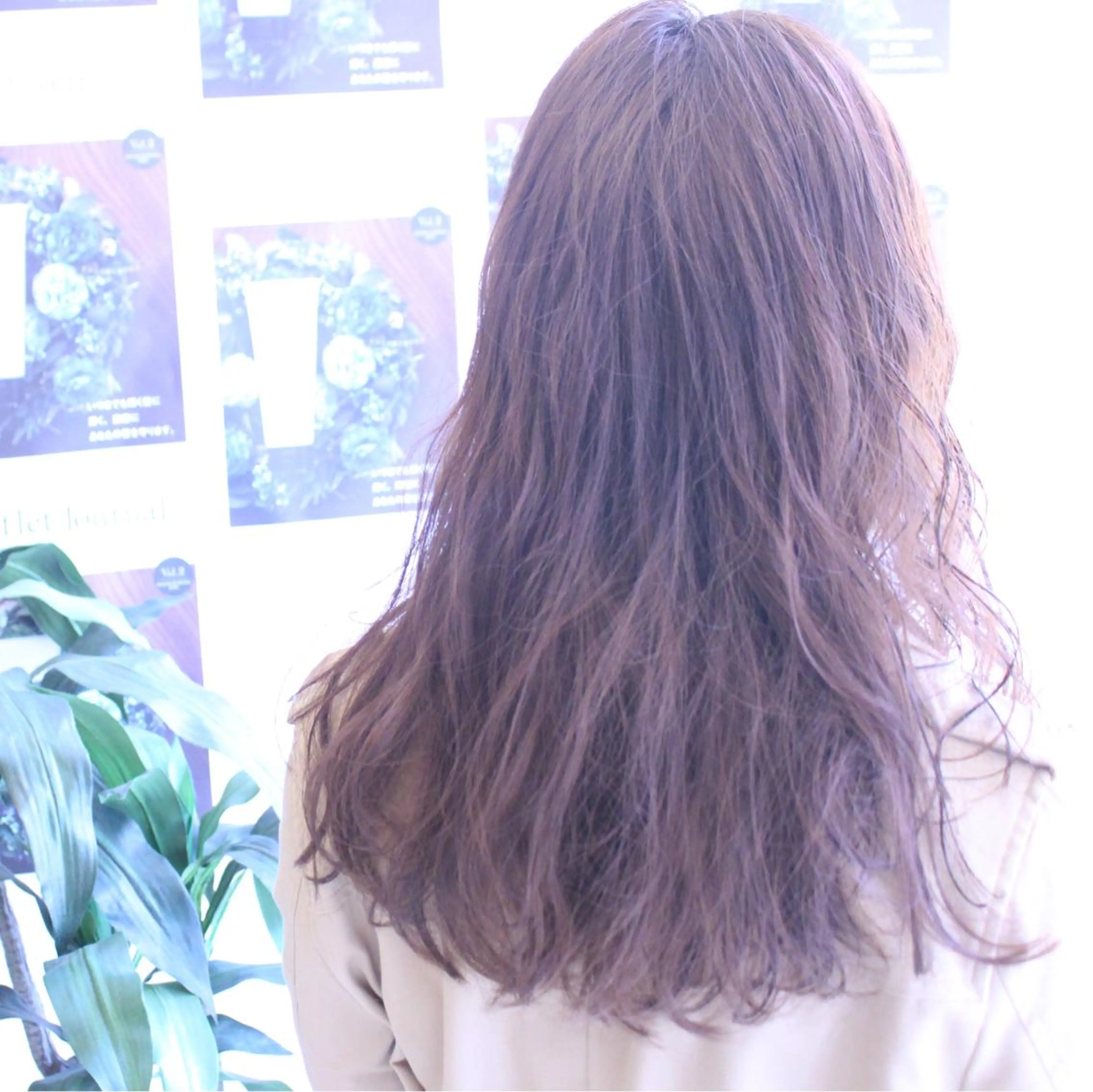 セミロング カラー 松本 美香のヘアスタイル