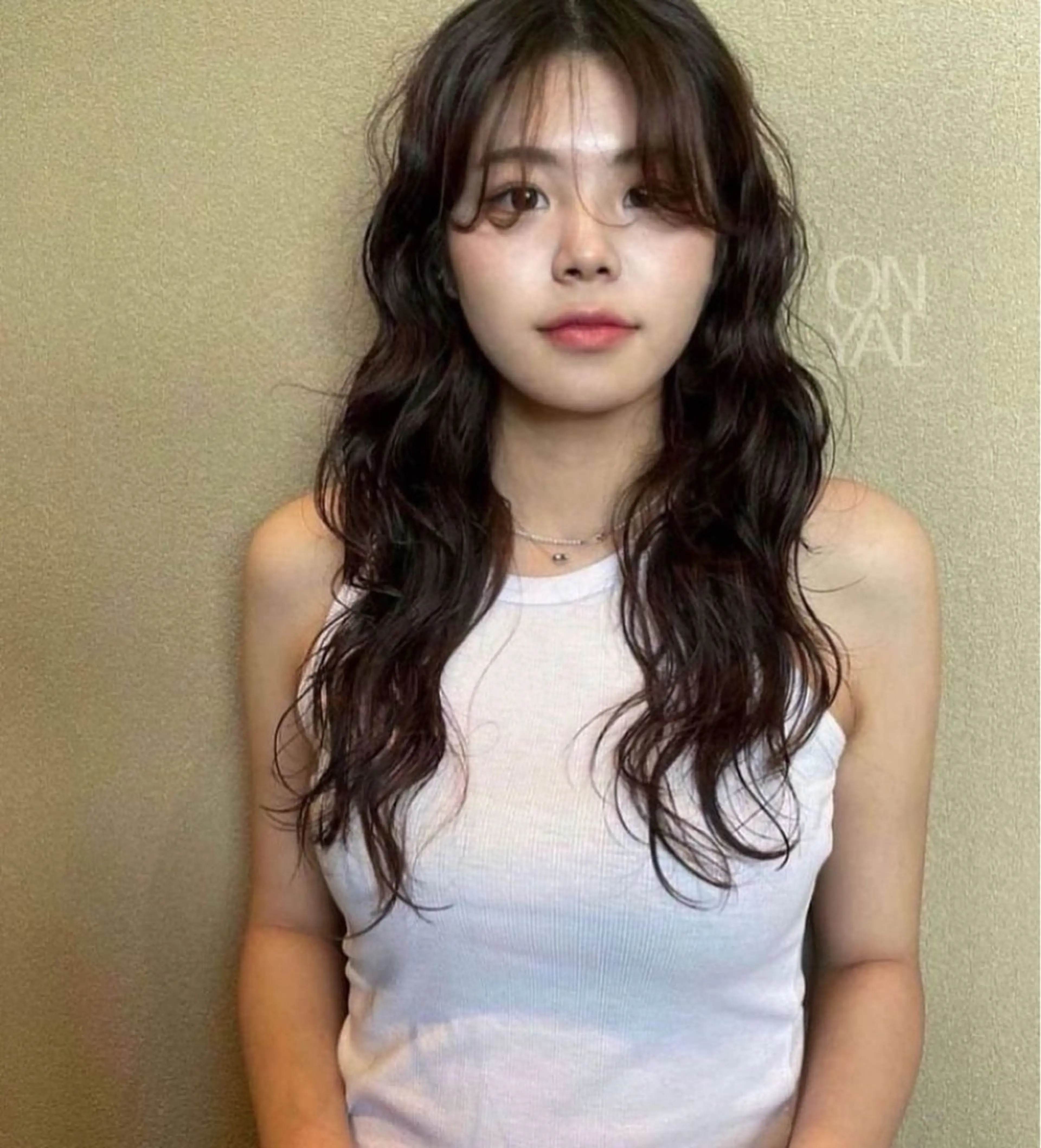 ロング パーマ chihiro / レイヤーカットモデルのヘアスタイル