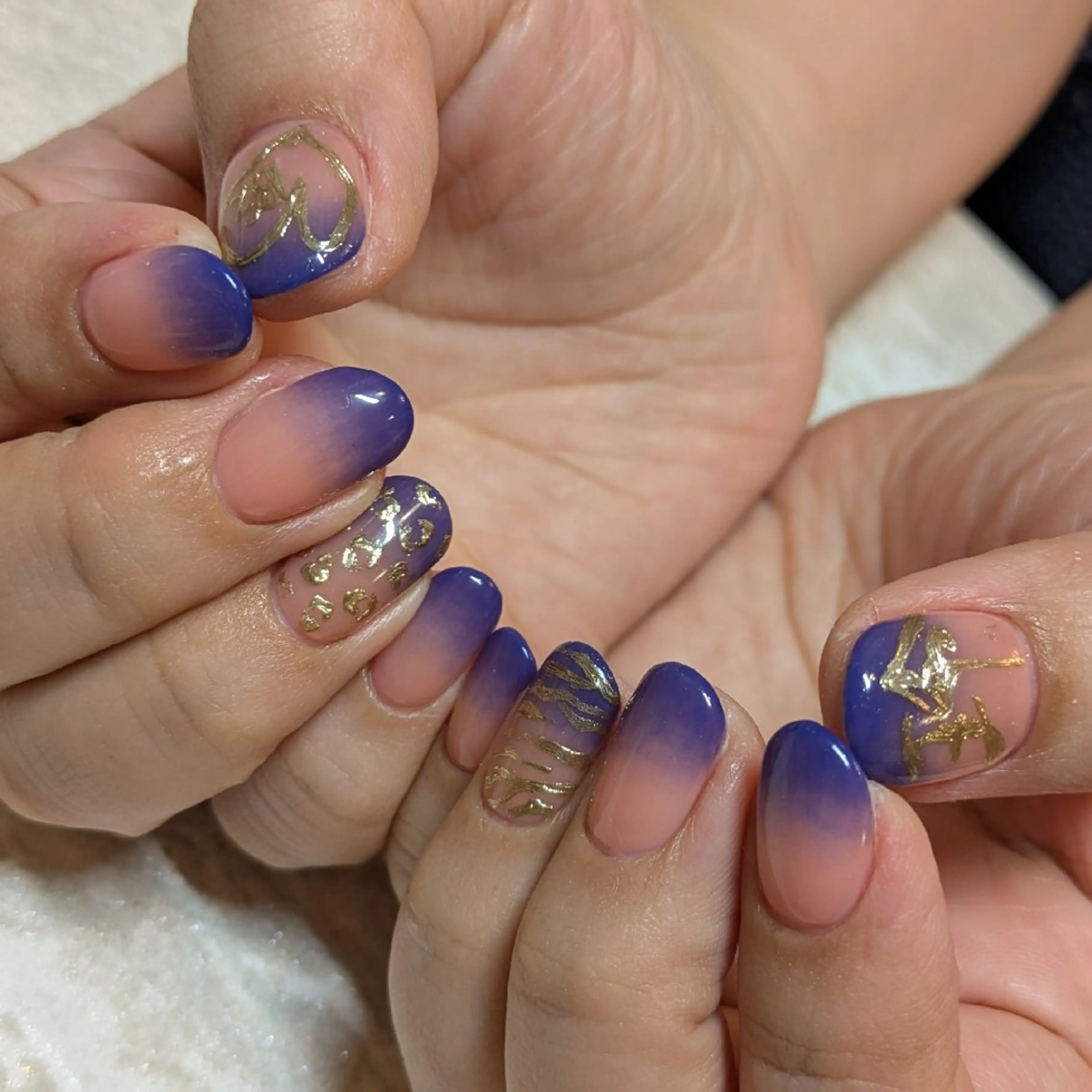 ネイル グラデーション ジェヌインネイル 河内のネイルデザイン