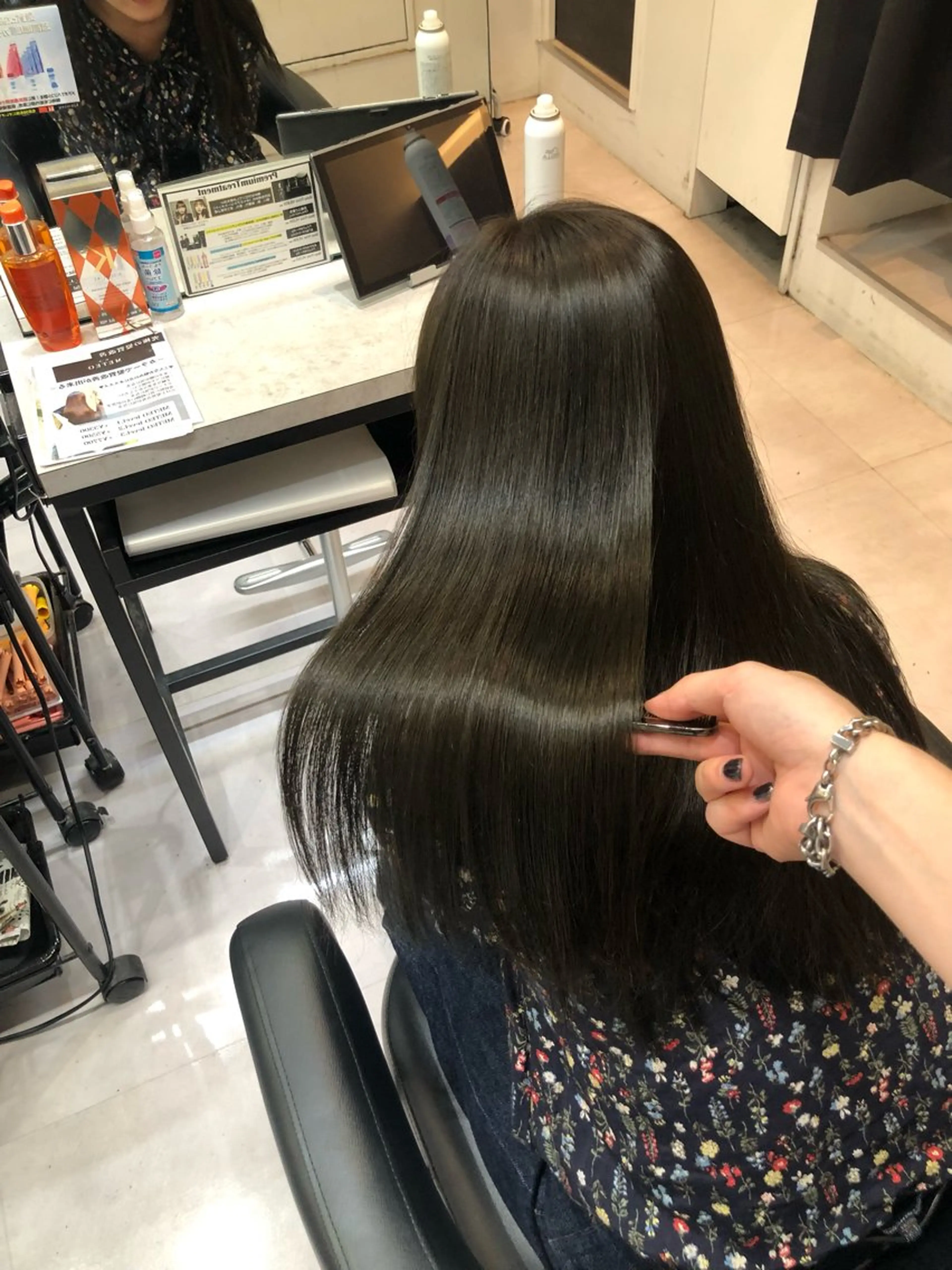 ロング カラー カット ヘアカラー トリートメント 🦋縮毛× 髪質改善🦋リョウヤのヘアスタイル
