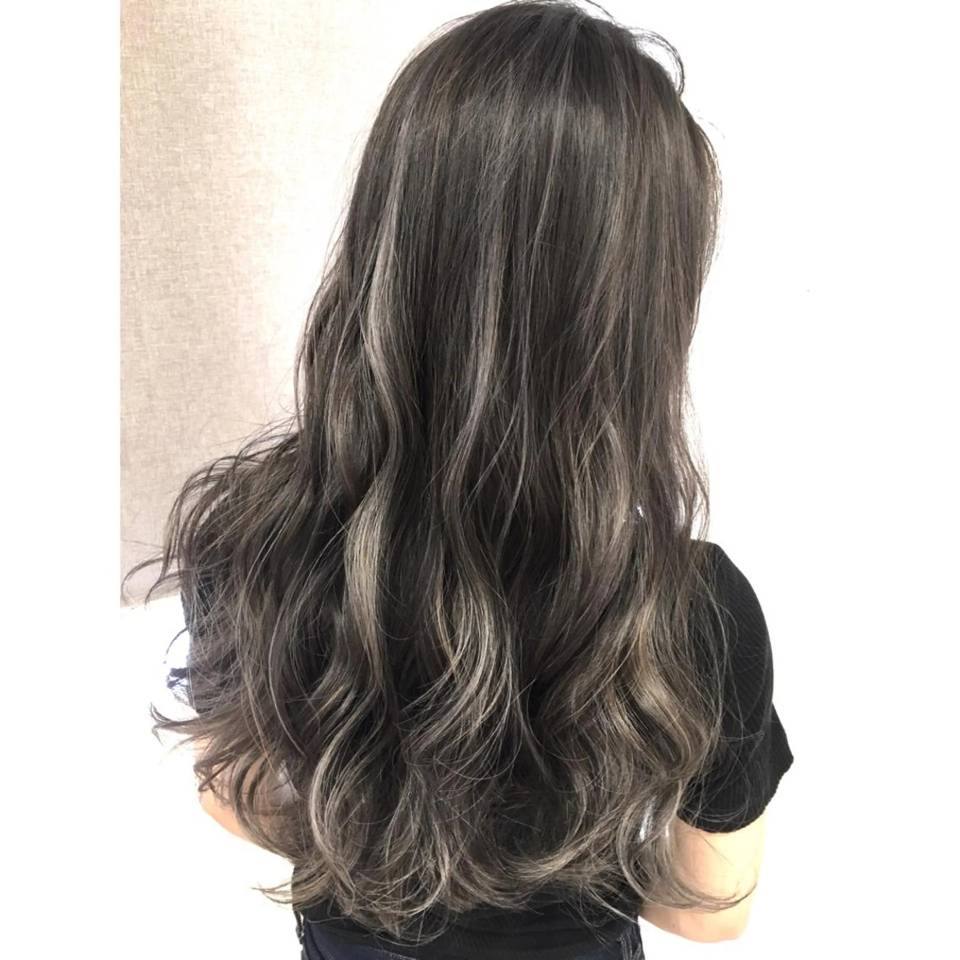 ロング カラー ハイライトカラー 3Dハイライト ハイライト ヘアカラー トリートメント 井上 一平のヘアスタイル