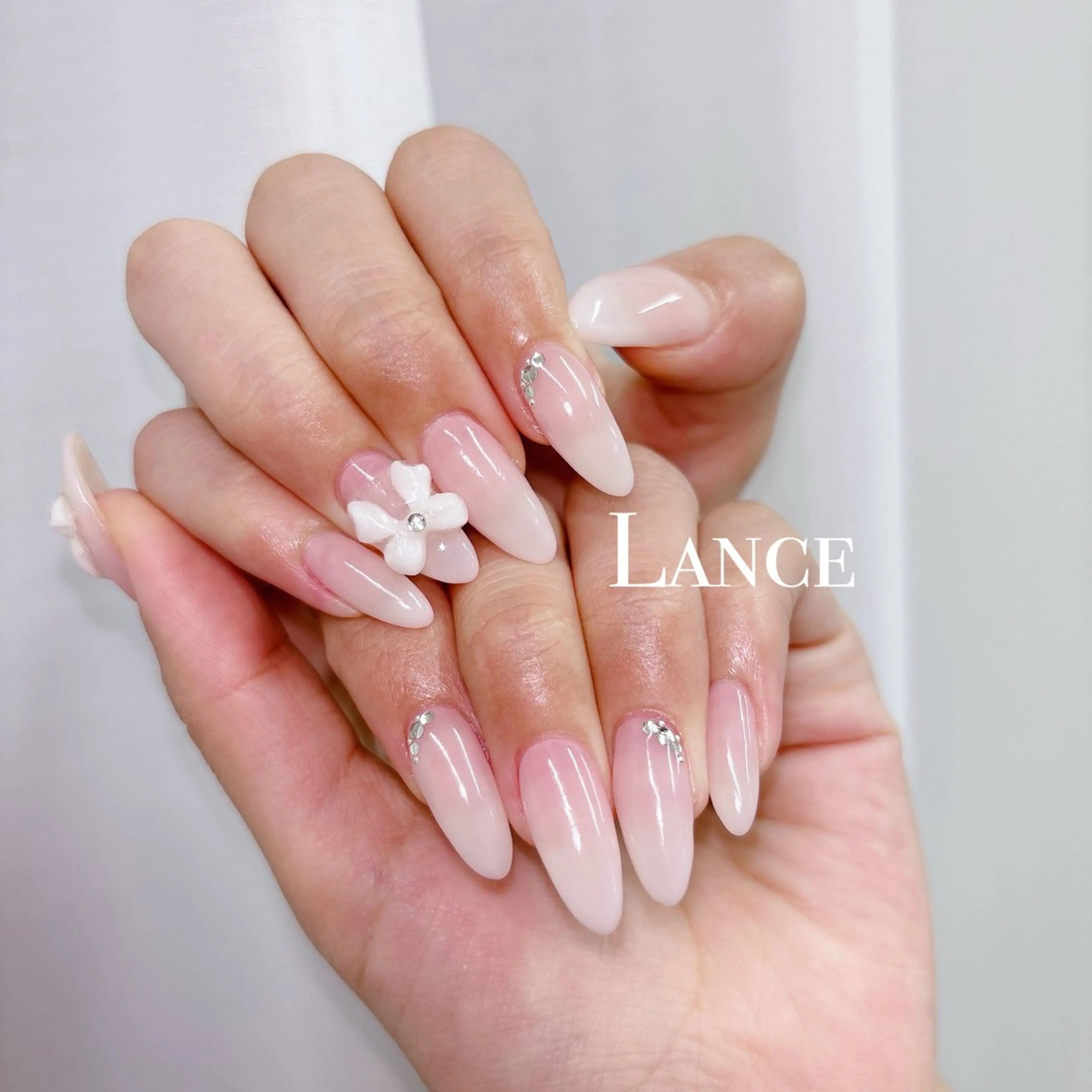 ネイル オーロラネイル ブルー フットネイル 氷ネイル・うるうるネイル キラキラネイル ハンドネイル Lance nailのネイルデザイン
