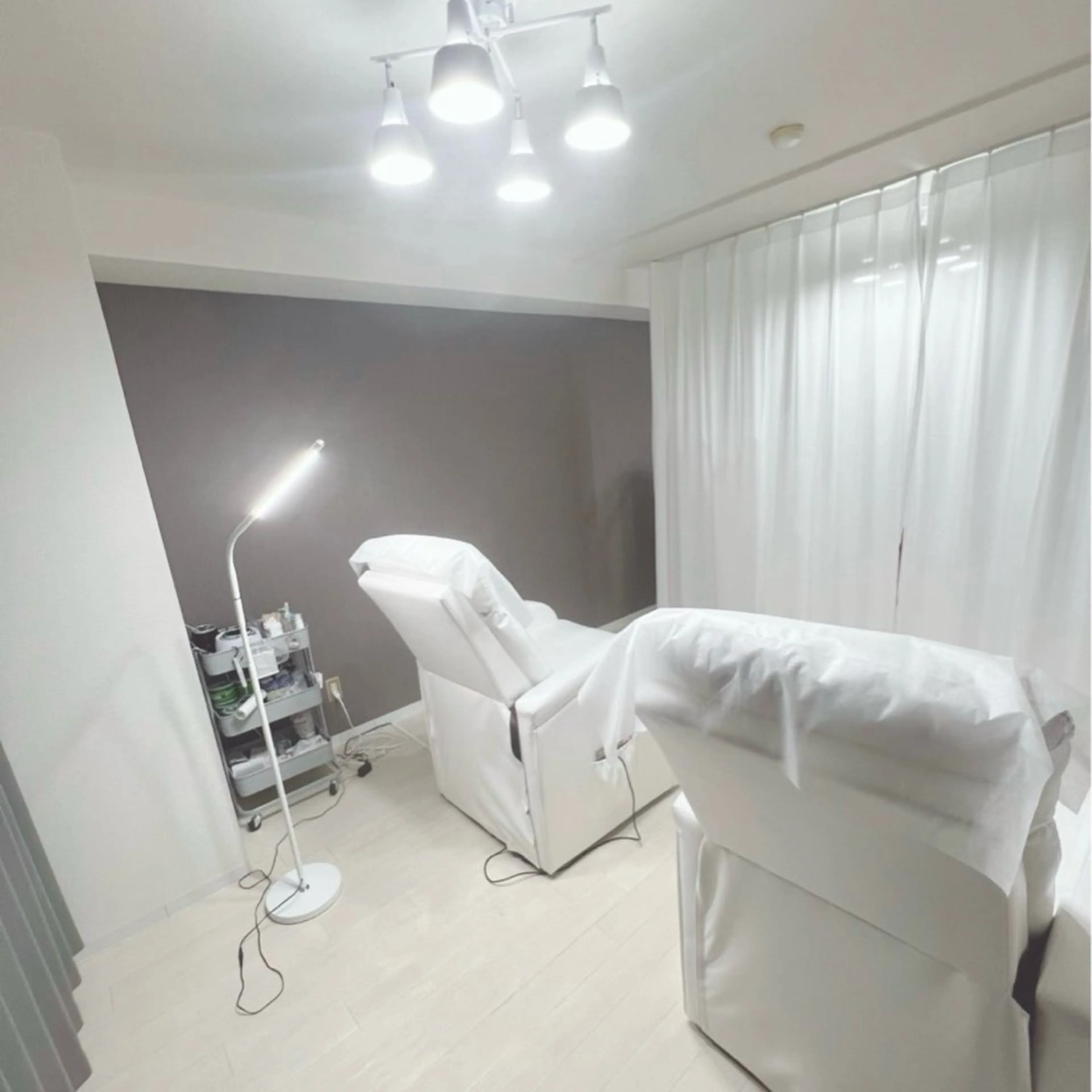 メンズ眉毛サロンSALONDEAYAMEN所属・メンズ眉毛サロン natsumiの眉毛・アイブロウイメージ