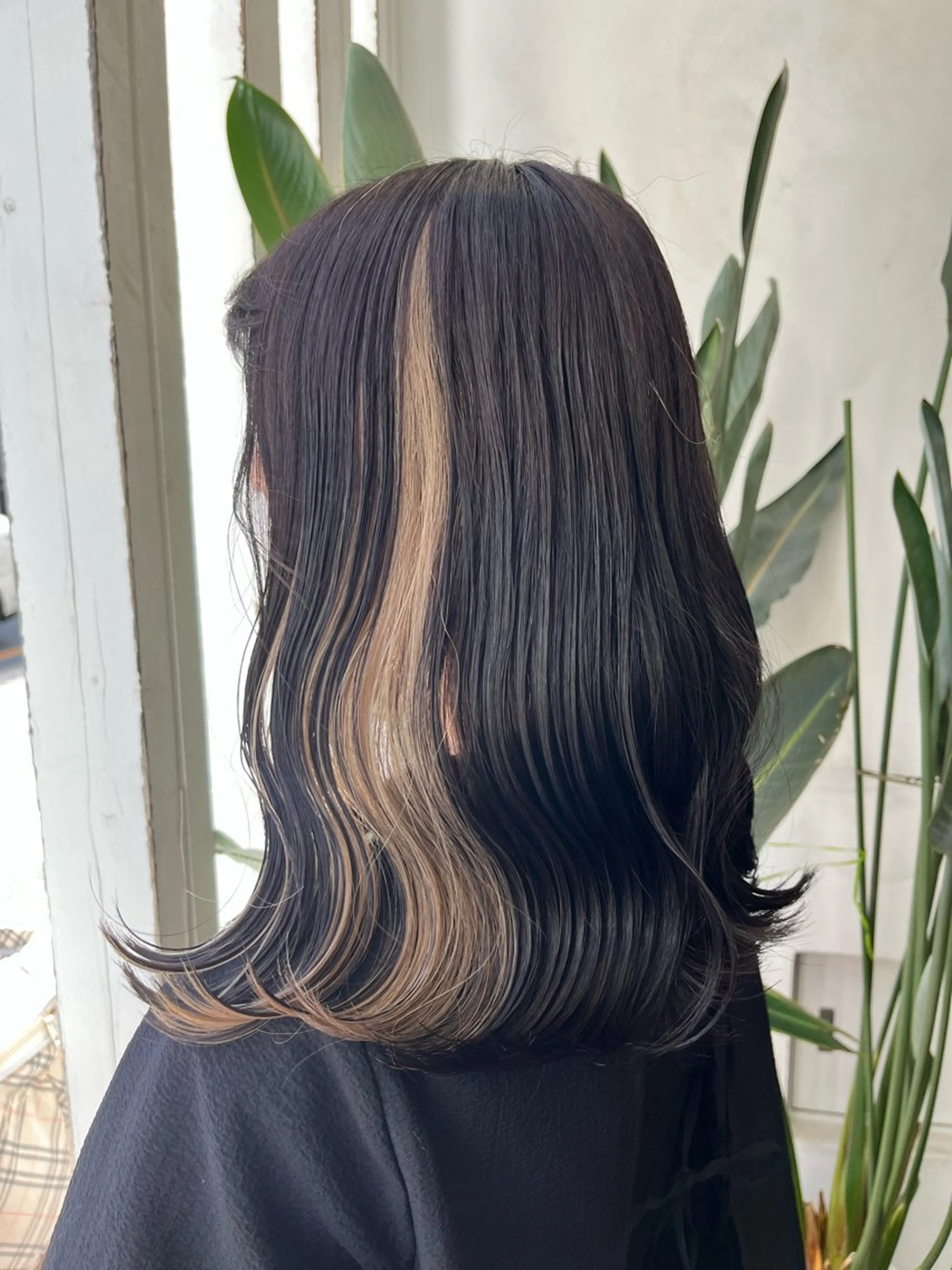 セミロング カラー インナーカラー ヘアカラー トリートメント 🫧艶髪デザイナー 🫧白石航汰のヘアスタイル