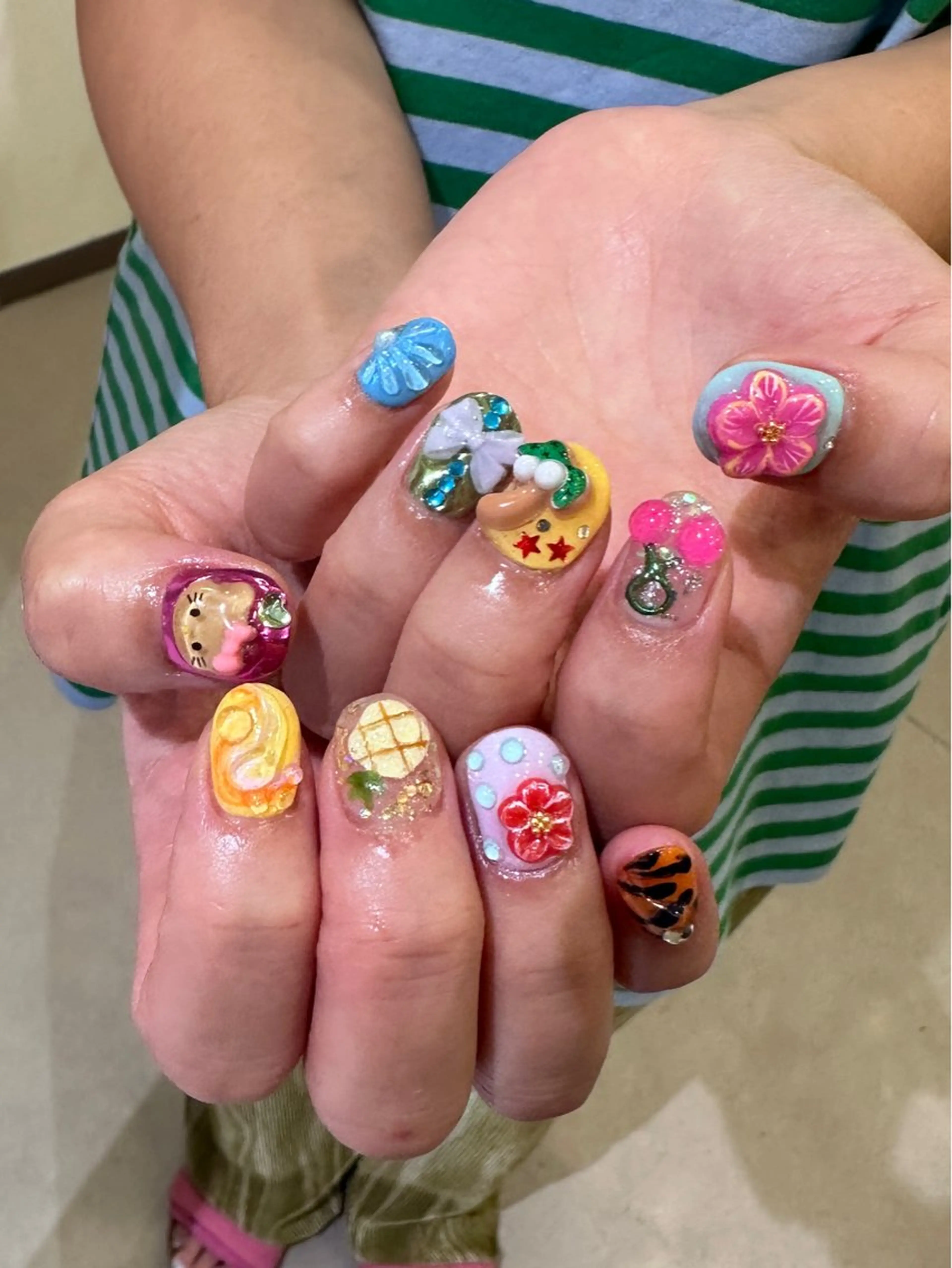 ネイル ハンドネイル 👽個性派ネイル🎀 komachiのネイルデザイン