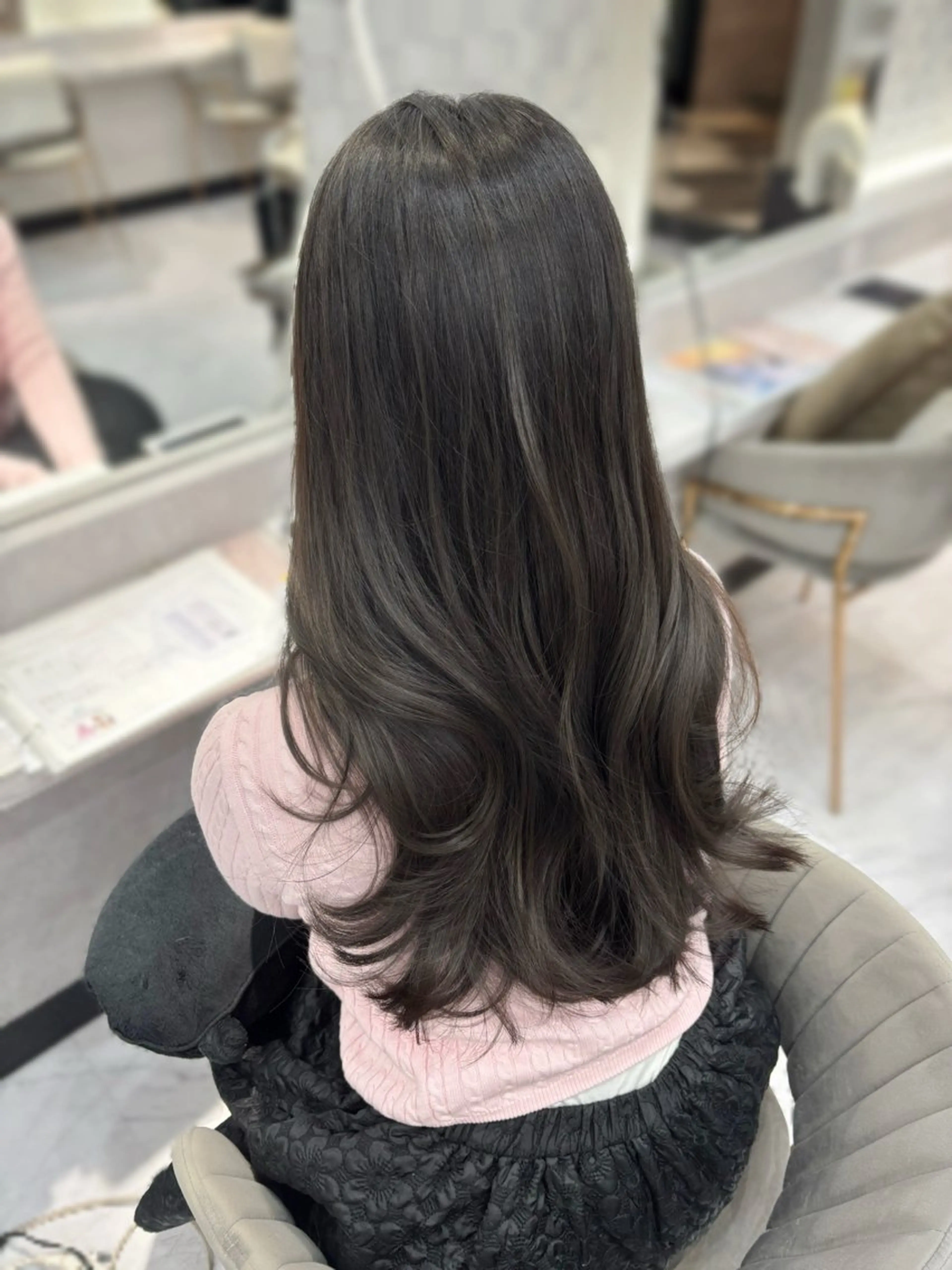 ロング レイヤーカット ロング ワンホンヘア カット トリートメント chii /xenaのヘアスタイル