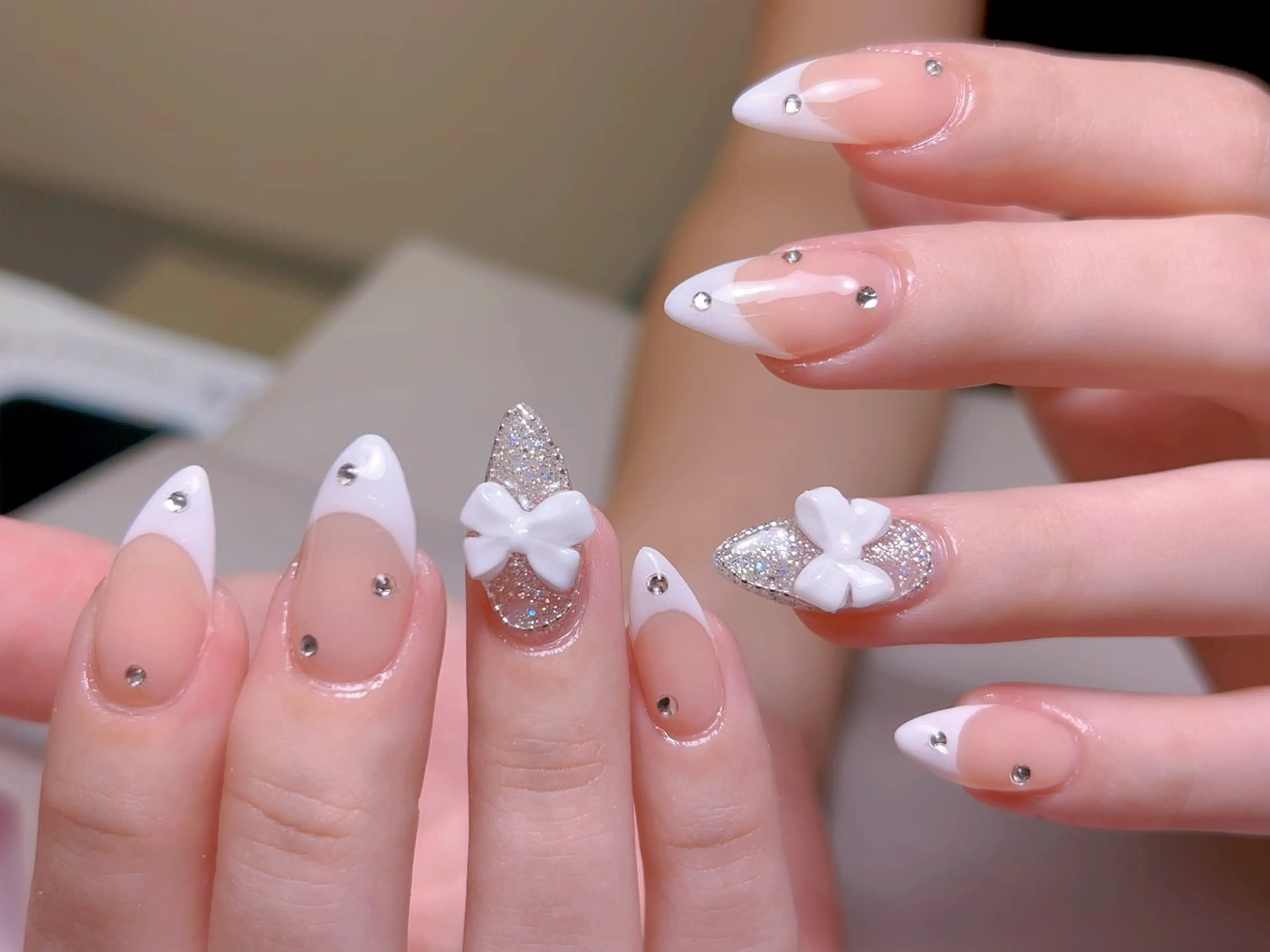 ネイル フレンチネイル ジェルネイル グラデーション 韓国ネイル マグネットネイル ハンドネイル 【長さ出し】 IRIS NAILのネイルデザイン