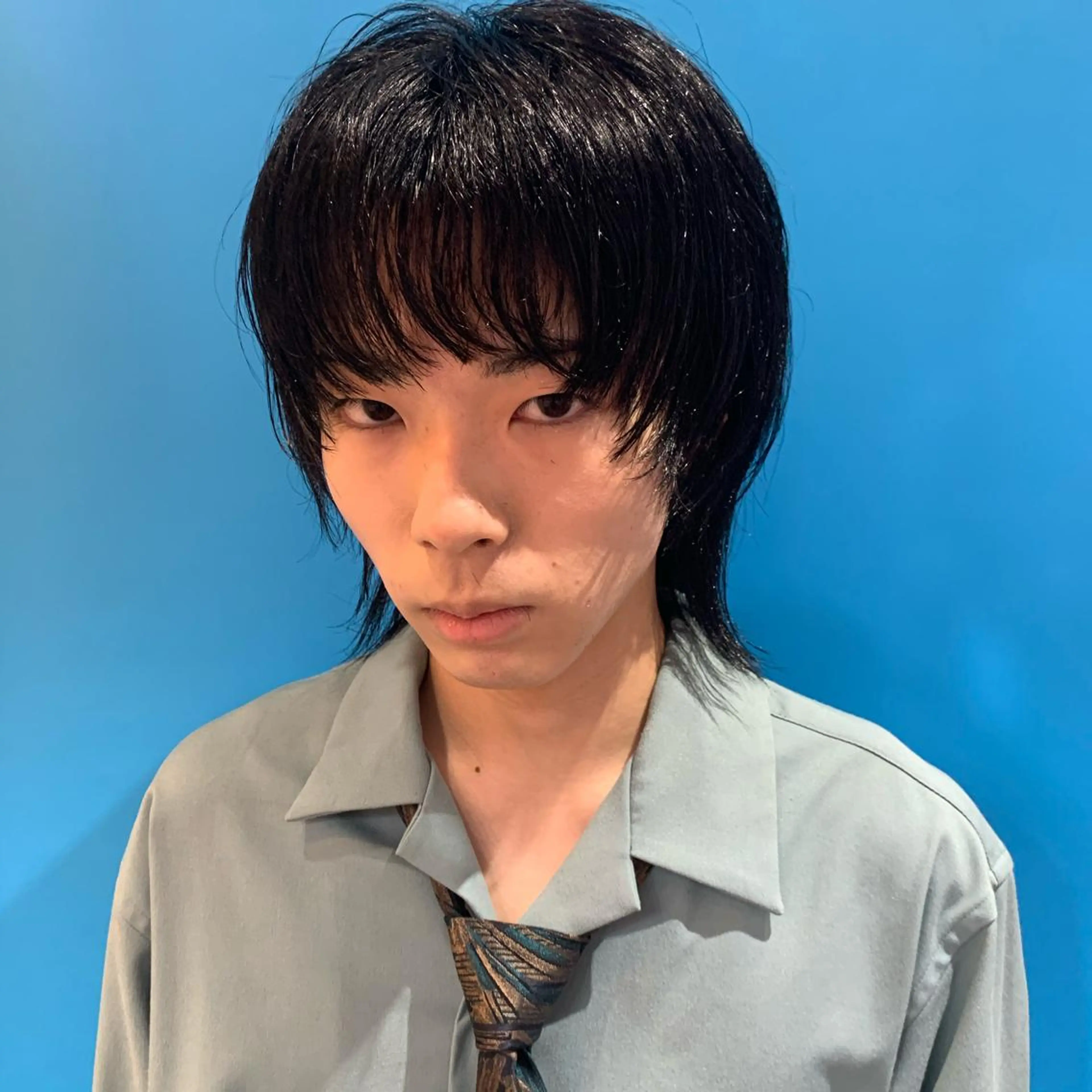 カラー メンズ メンズウルフカット ウルフカット カット FLOWERS所属・ウルフ、レイヤー 、メンズカットSHOのヘアスタイル