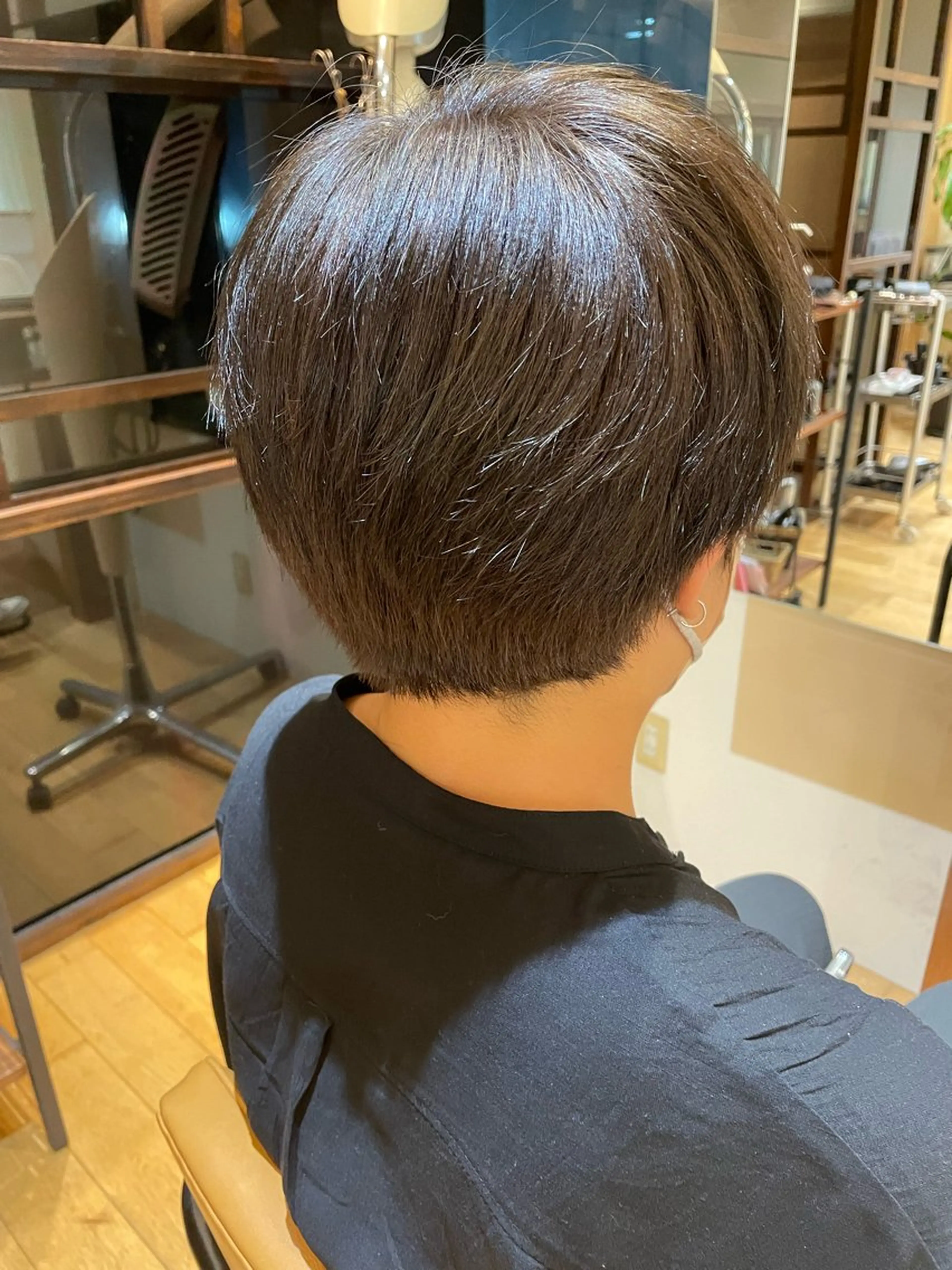 ショート カラー ヘアカラー おもだか　がく /レディースカットのヘアスタイル