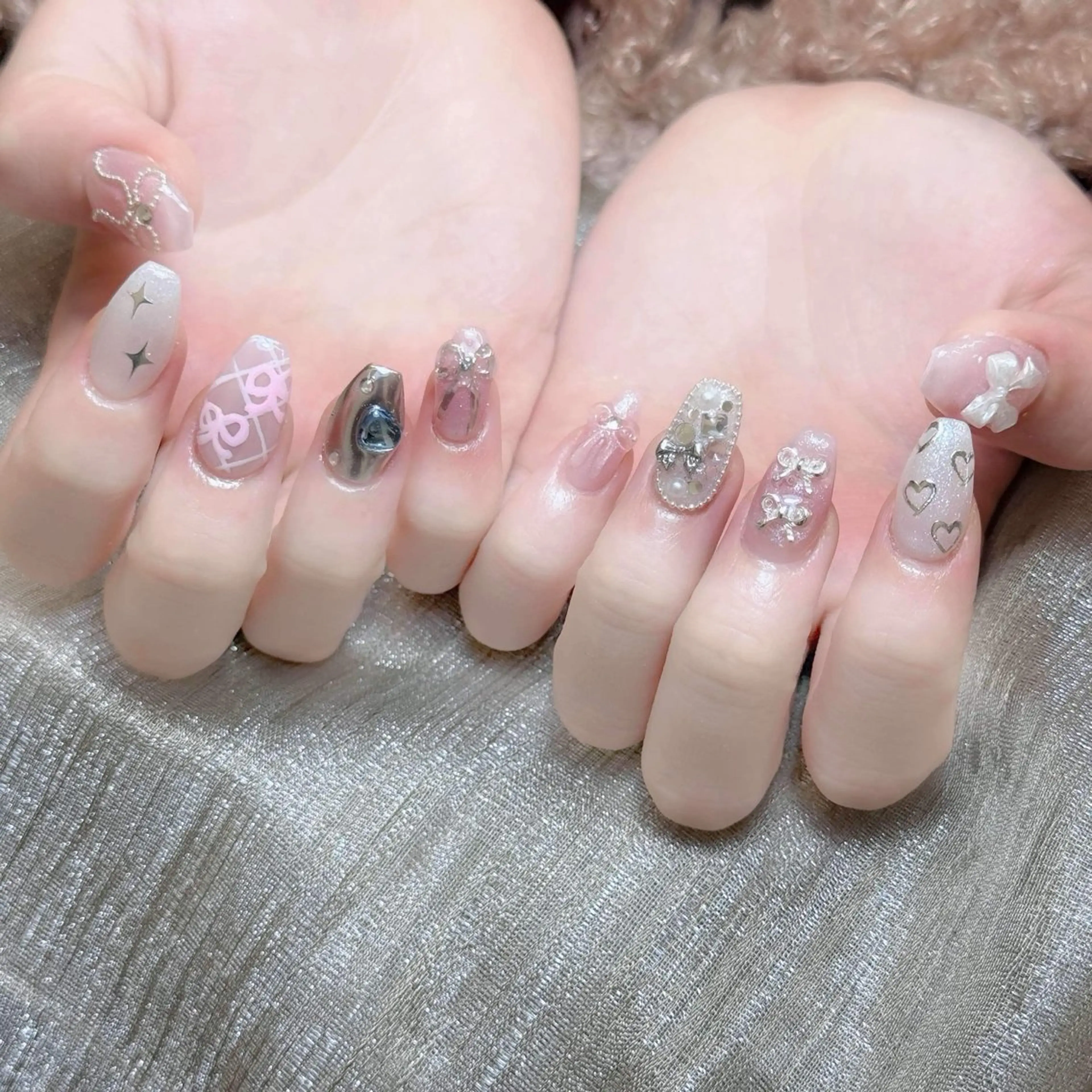 ネイル チークネイル フレンチネイル ジェルネイル ガラスフレンチ 韓国ネイル ハンドネイル ハンドケア Anh Nail 歌舞伎町のネイルデザイン