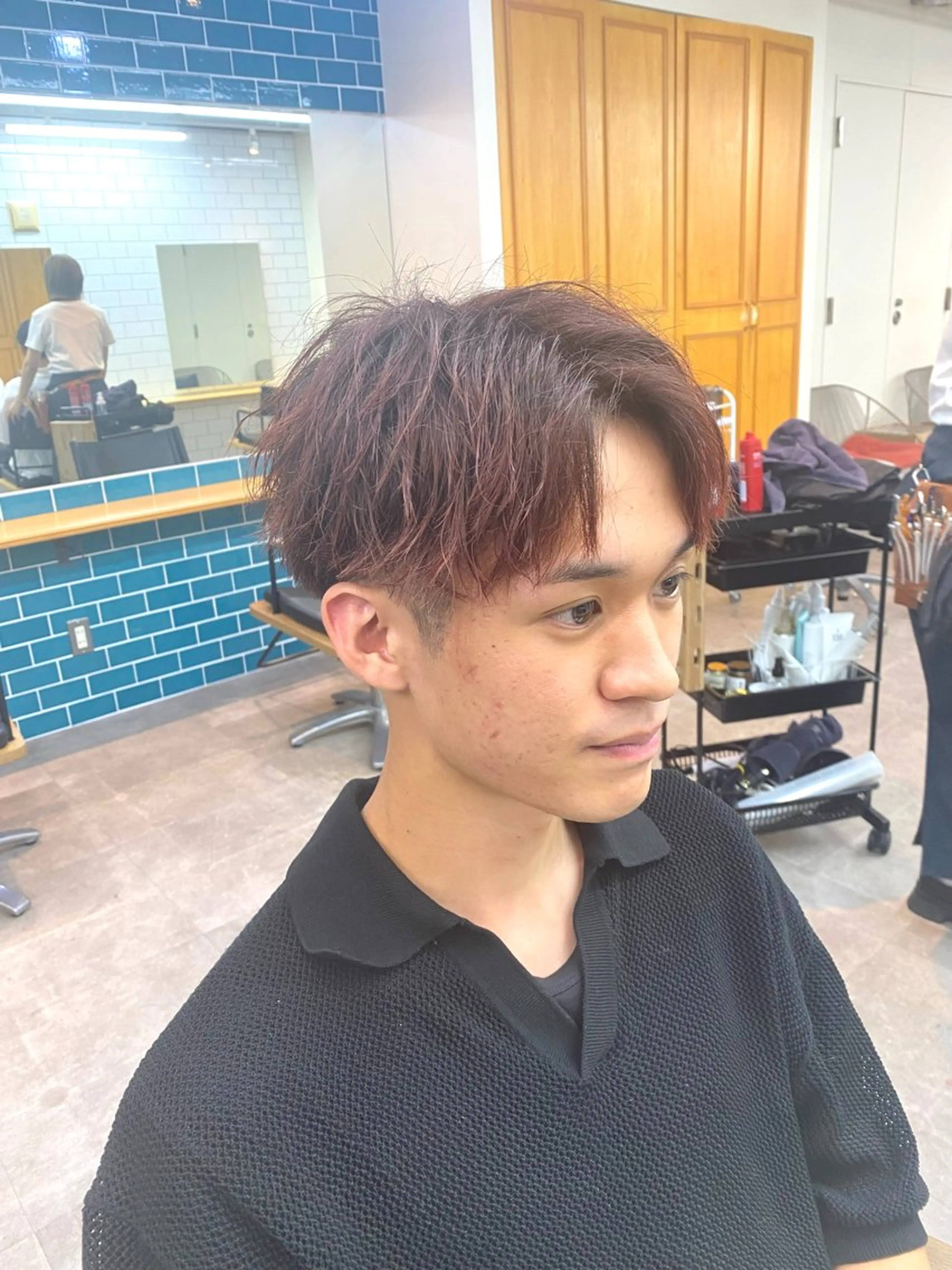 カラー メンズ メンズブリーチ ブリーチ ブリーチなしカラー ピンクカラー カット ヘアカラー シャドウパーマ/ 波巻パーマYu-Kiのヘアスタイル