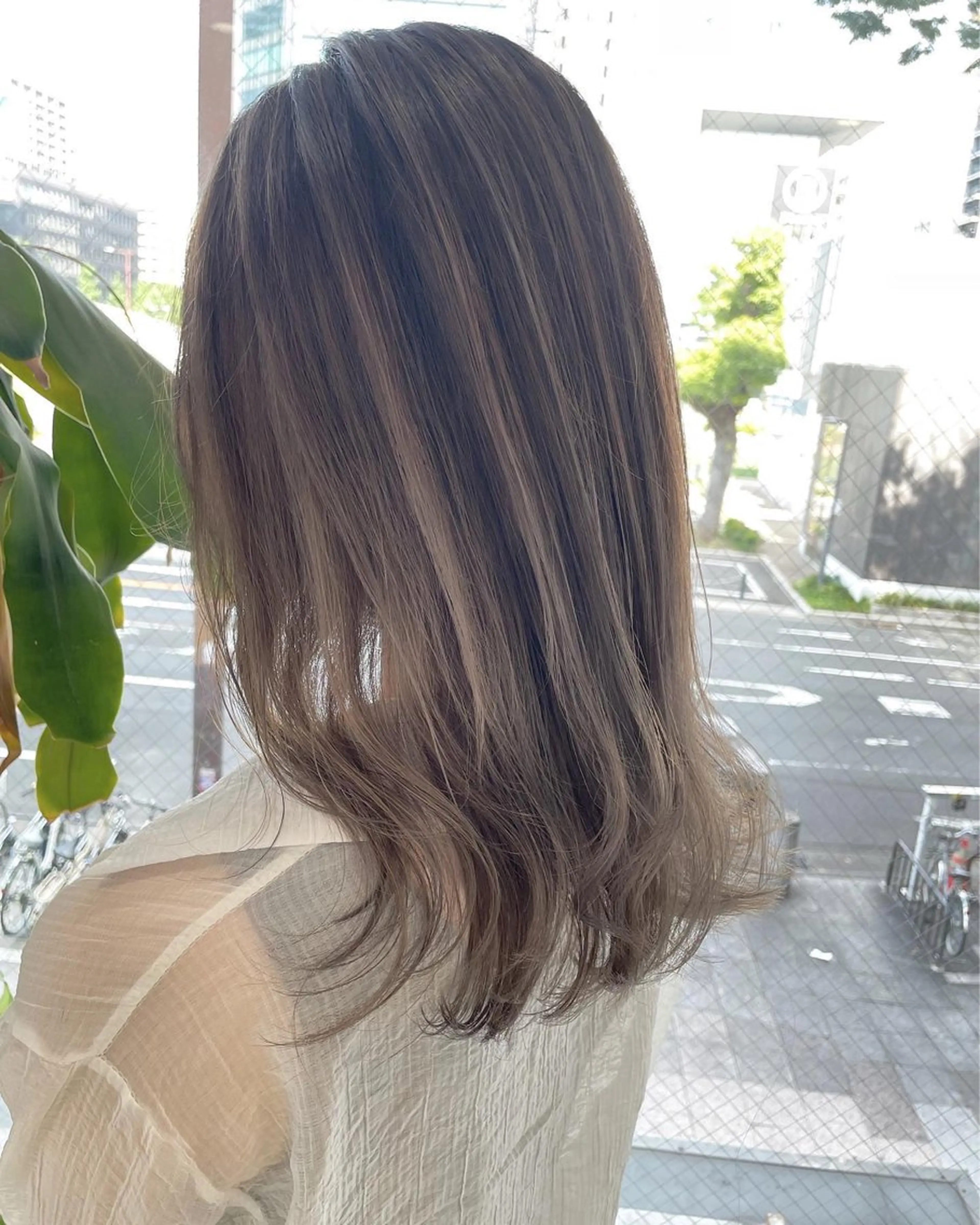 セミロング カラー アッシュ ベージュカラー ミルキーベージュ 外国人風カラー レイヤーカット ヘアカラー トリートメント 河合秀明/ショート /ボブ/レイヤーのヘアスタイル