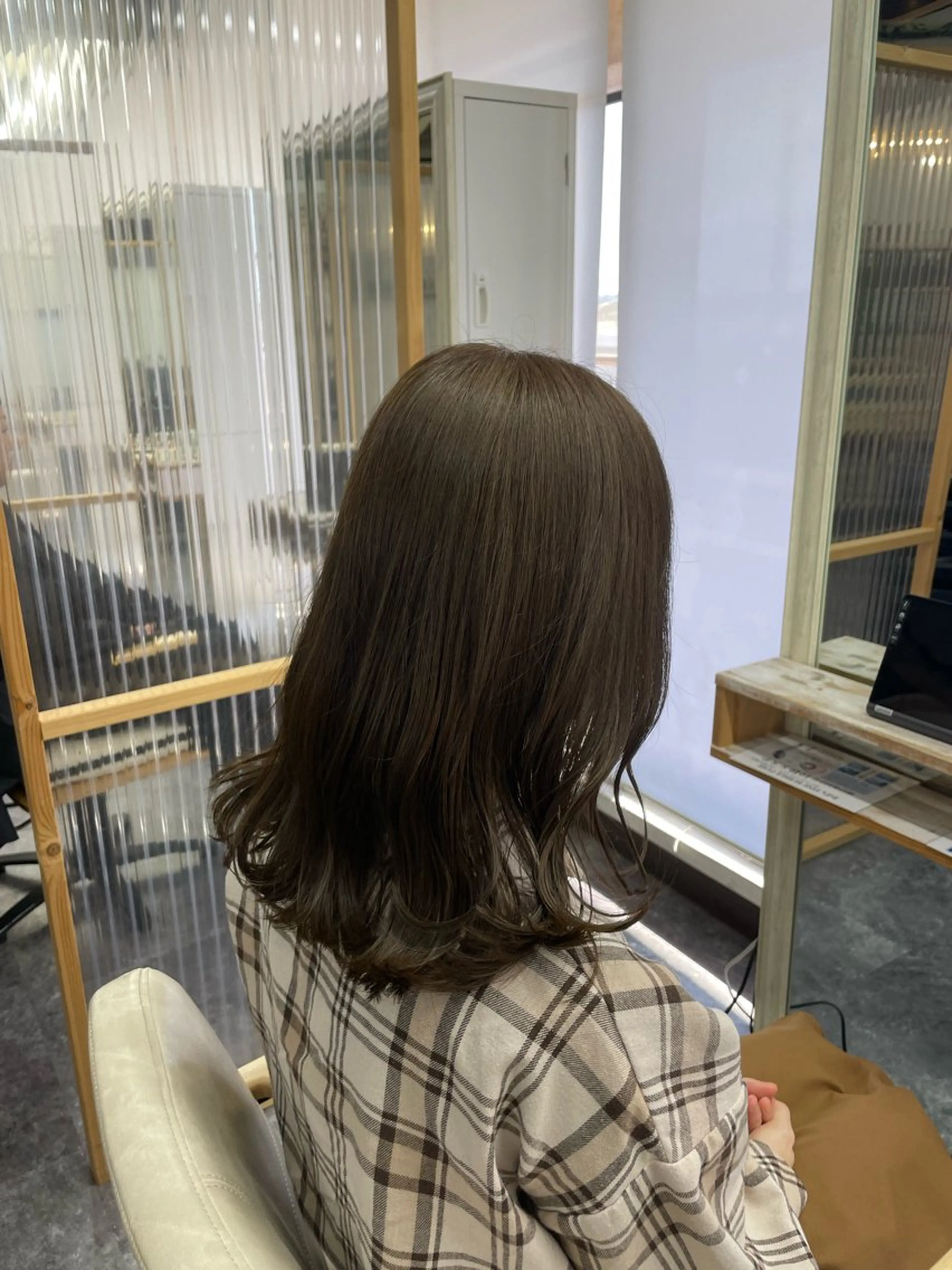 ミディアム アッシュ カット ヘアカラー SFIDA みつえのヘアスタイル