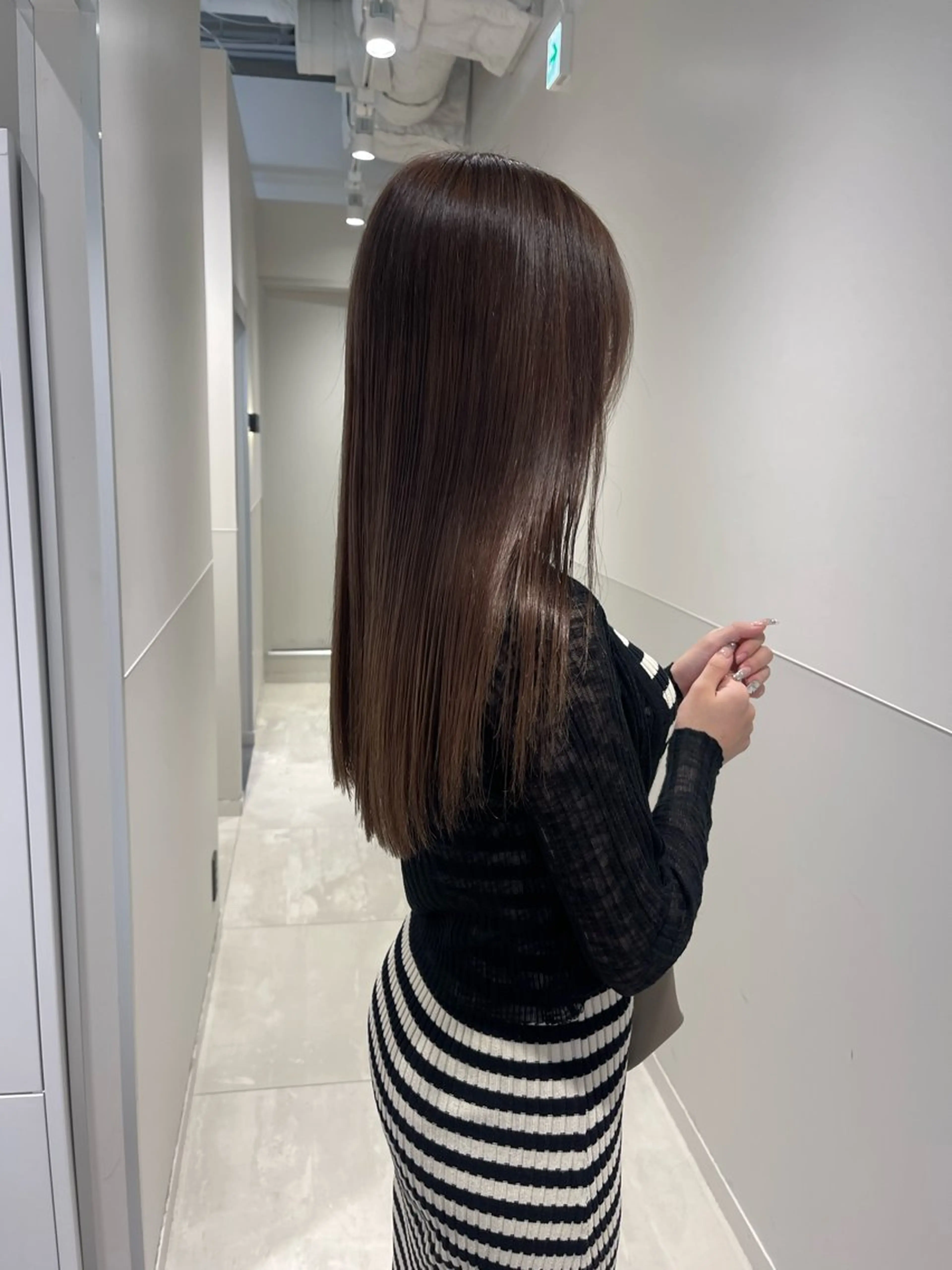ロング ヘアカラー 福山 晴香のヘアスタイル