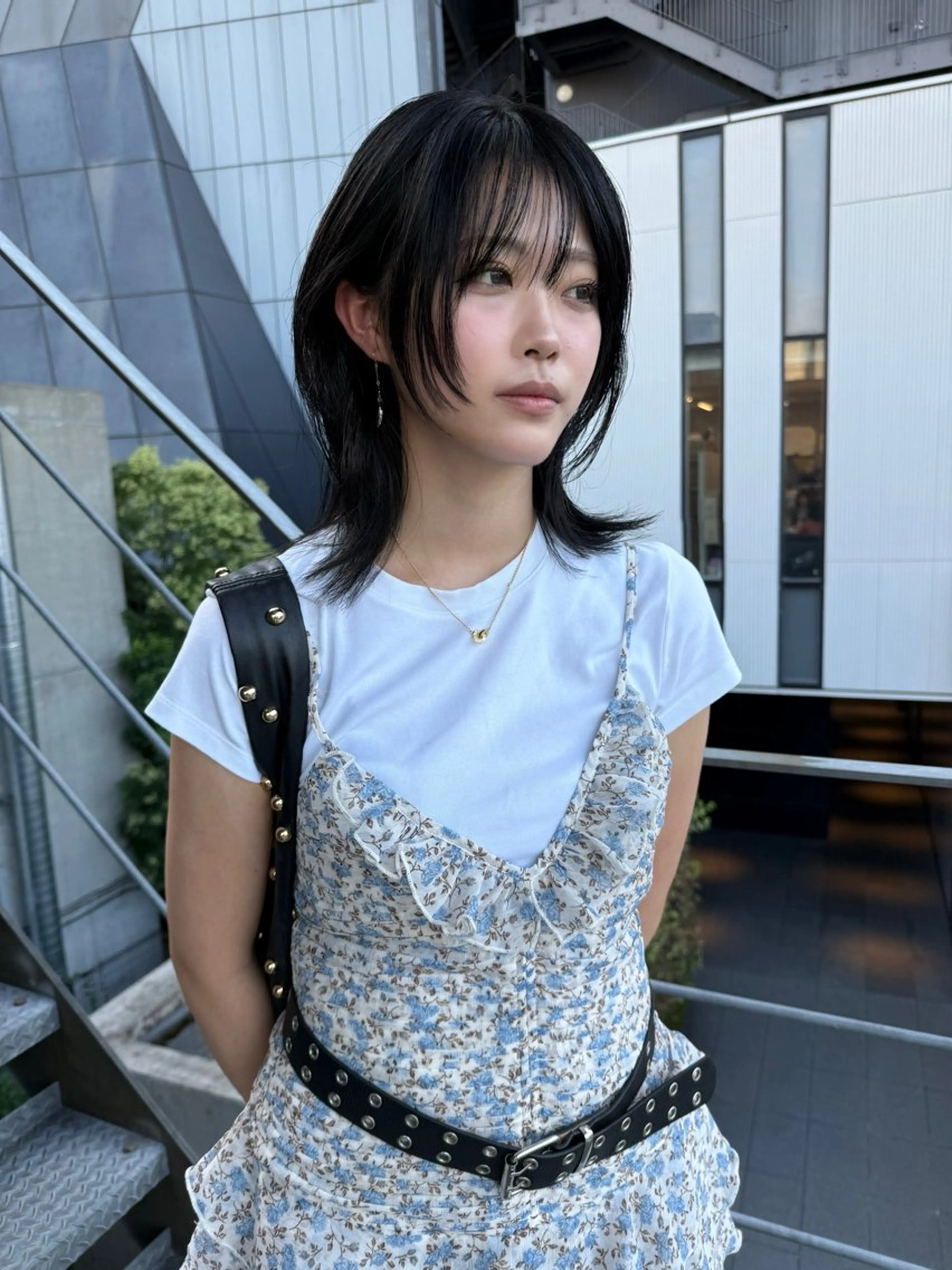 ミディアム レイヤーカット 小顔カット カット ヘアカラー トリートメント レイヤーカット\ウル フ　chinatsuのヘアスタイル