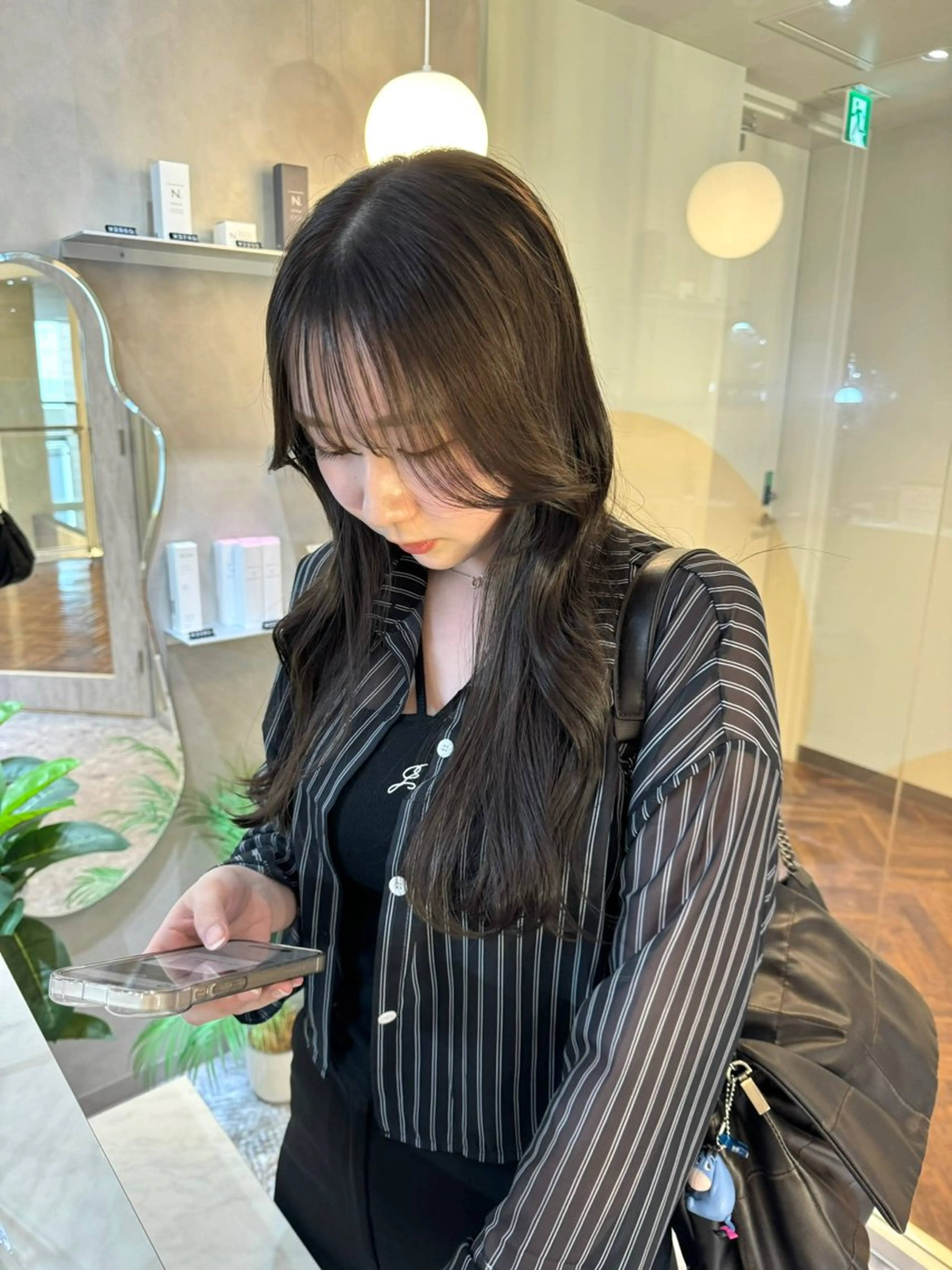 ロング カラー オリーブグレー レイヤーカット 韓国ヘア🇰🇷 松田光里のヘアスタイル