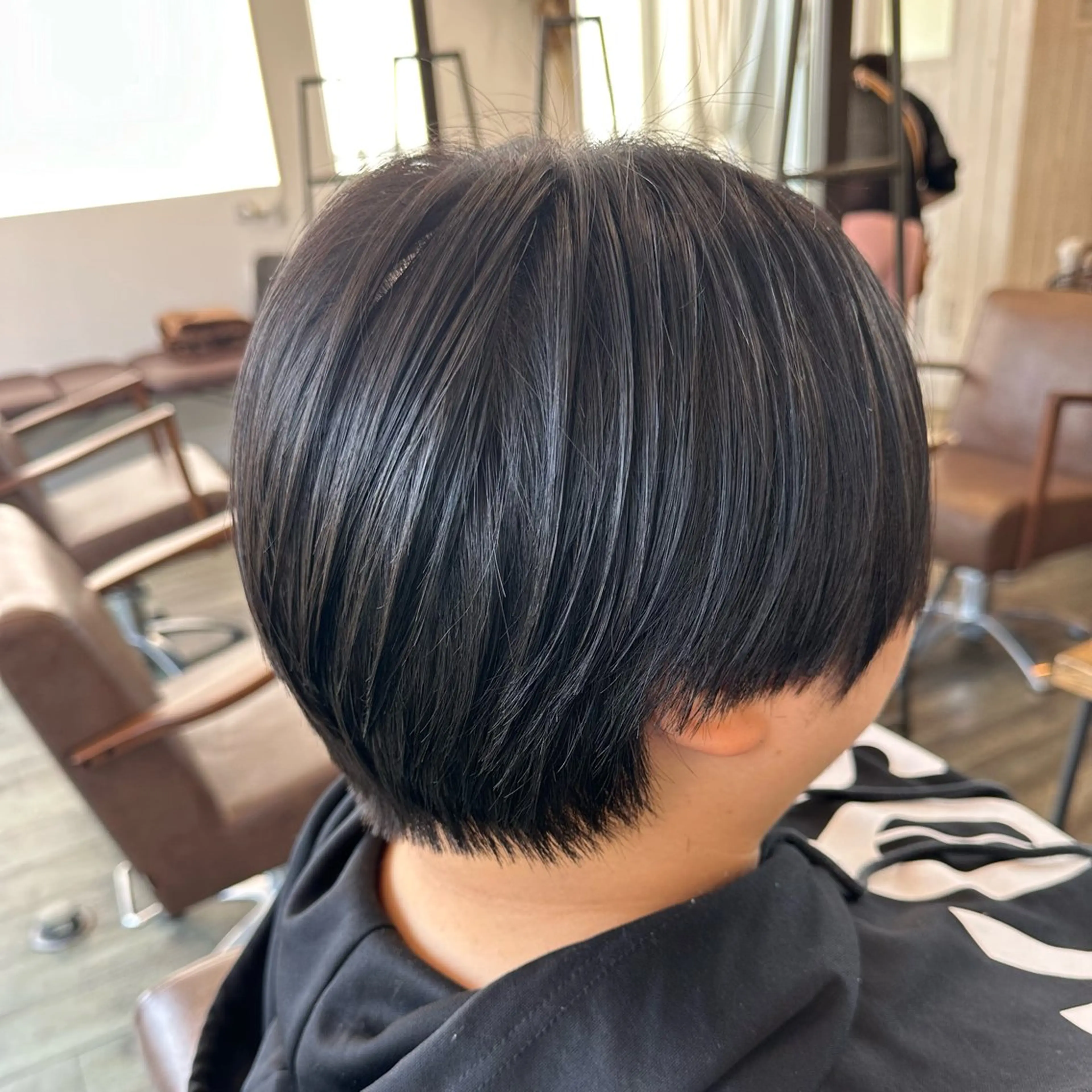 ショート ショートヘア 岩本みるか/ 暖色カラー/ベージュのヘアスタイル