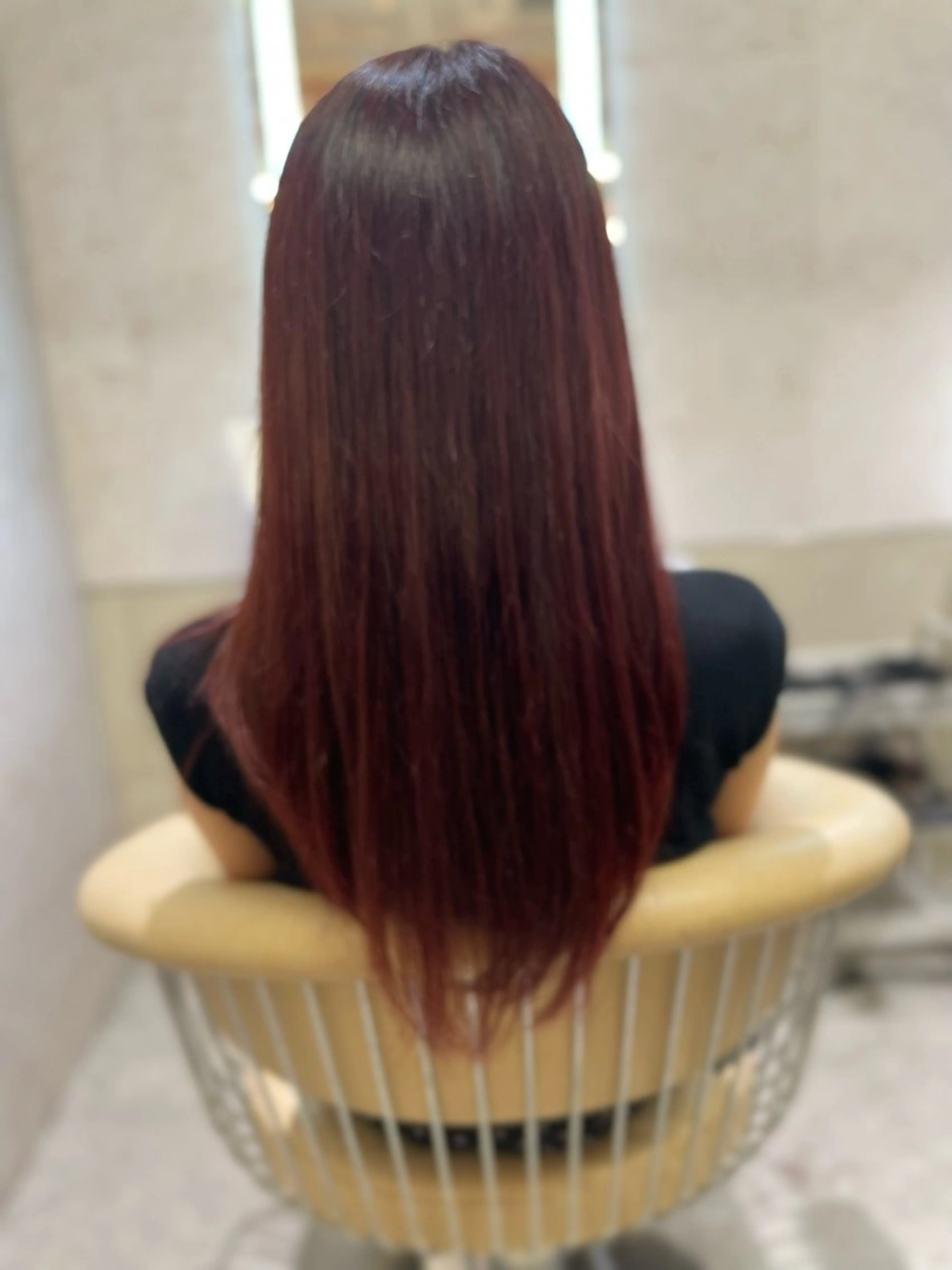 ロング カラー ブリーチ ボルドーカラー ブリーチなしカラー ピンクカラー レイヤーカット 齋藤 光輔のヘアスタイル