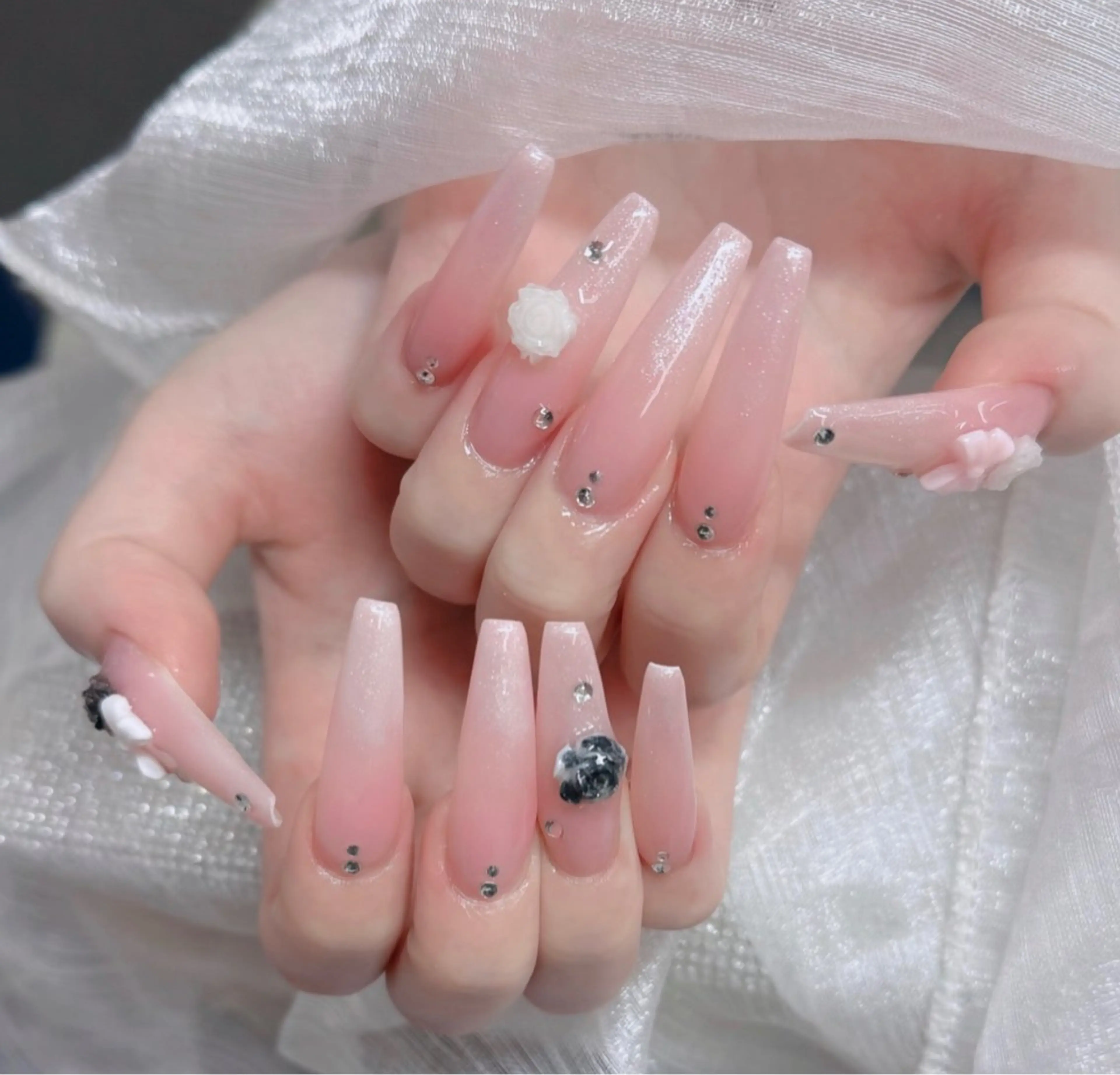 ネイル フレンチネイル ジェルネイル ガラスフレンチ ハロウィン ハート ハンドネイル H.baby Nail Salonのネイルデザイン