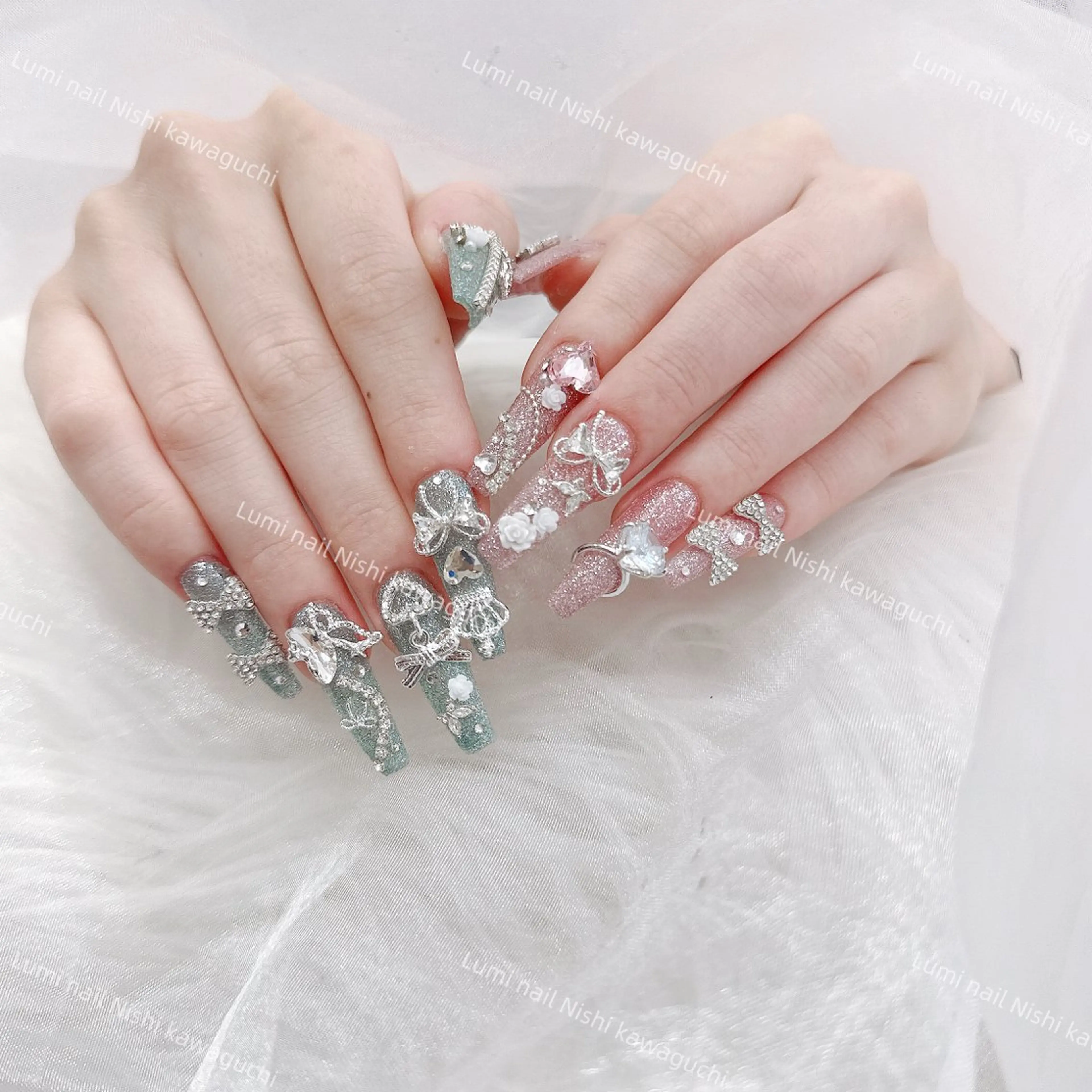 ネイル フットネイル ジェルネイル キラキラネイル オフィスネイル ピンク Lumiネイルサロン所属・Lumi Nail Salonのネイルデザイン