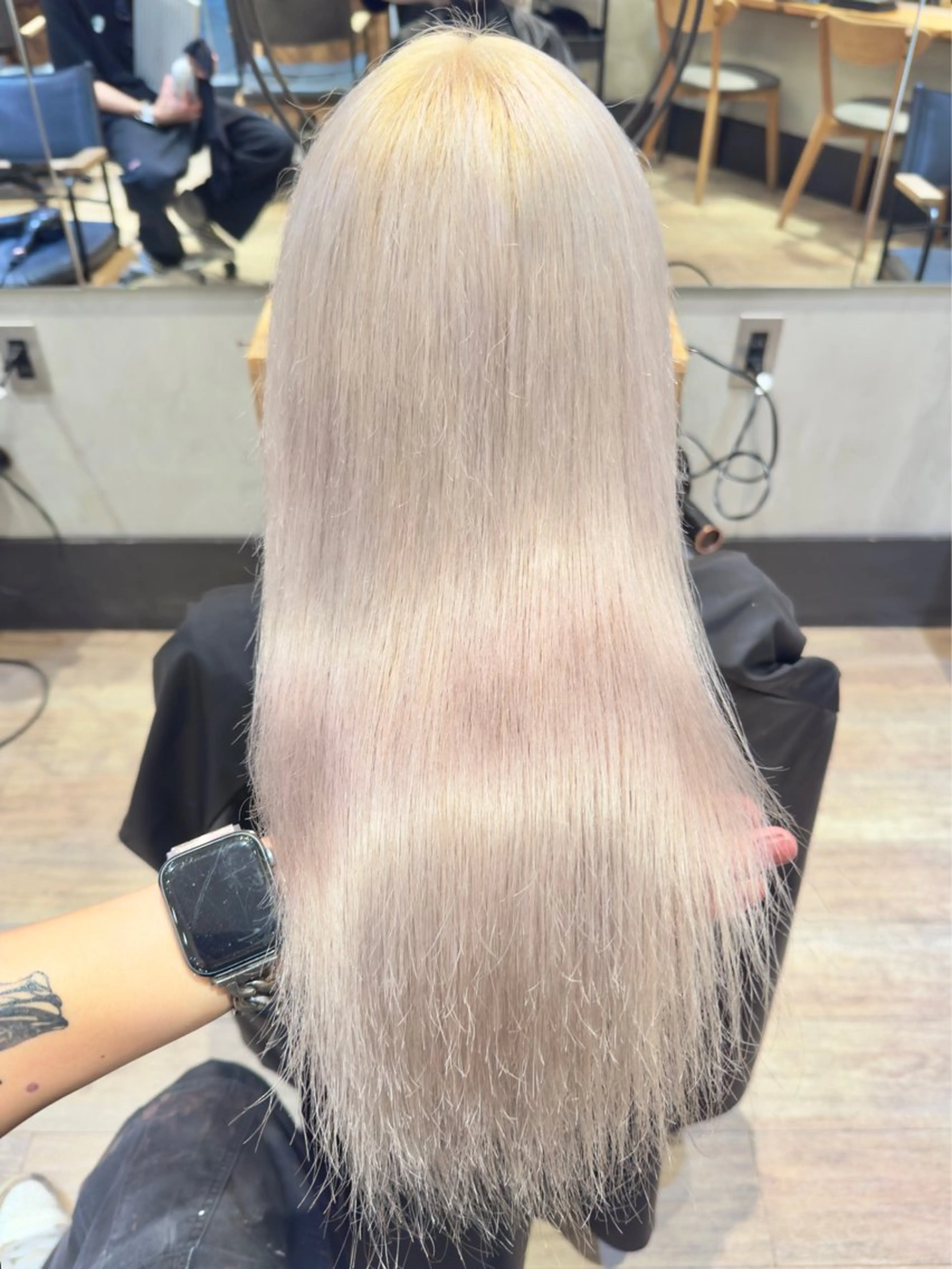 セミロング カラー ヘアカラー heavenly by HAVANA新宿所属・艶髪/複雑履歴/ ハイトーン/西川翔真のヘアスタイル