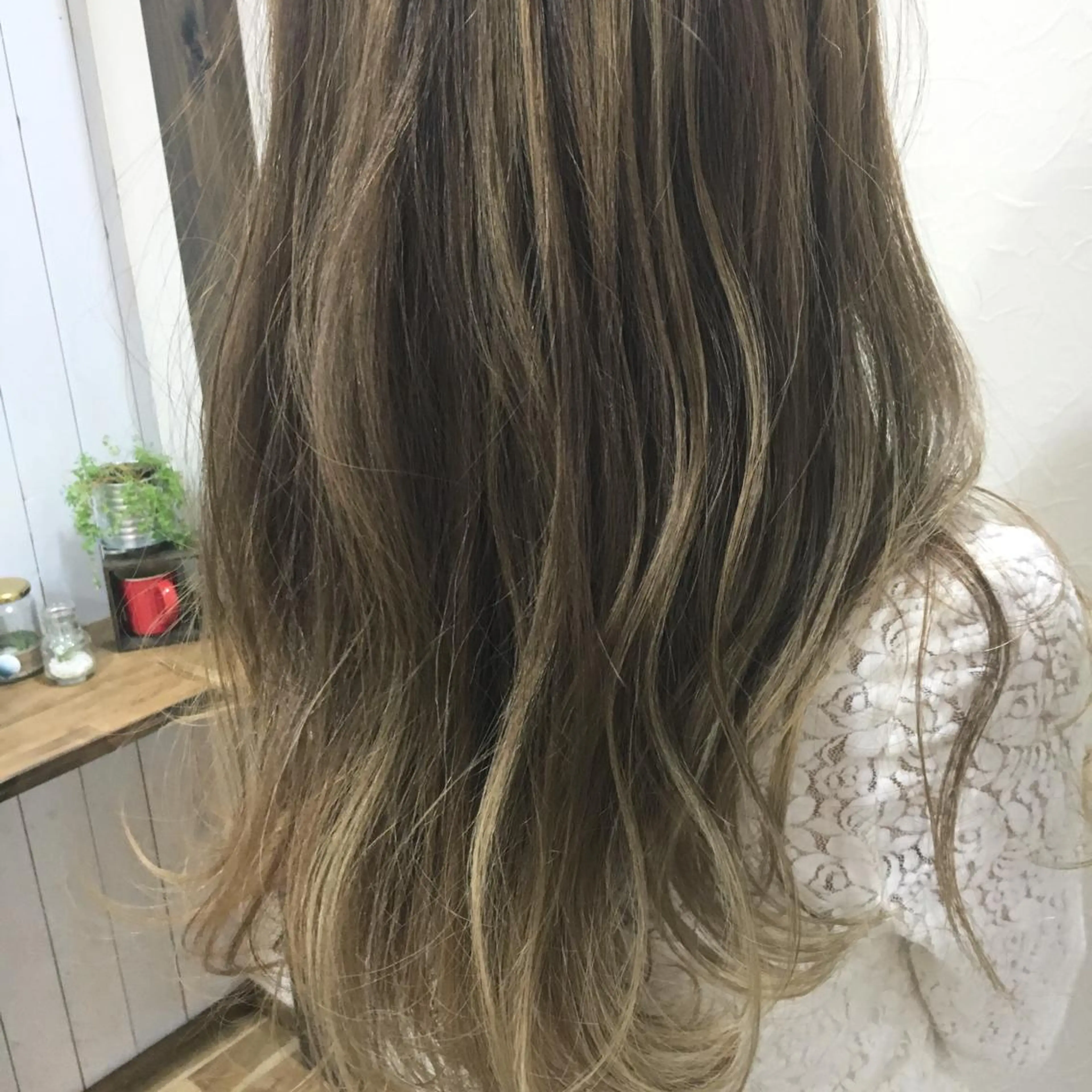 ロング カラー アッシュ グラデーションカラー ハイライトカラー ハイライト 山田 守のヘアスタイル