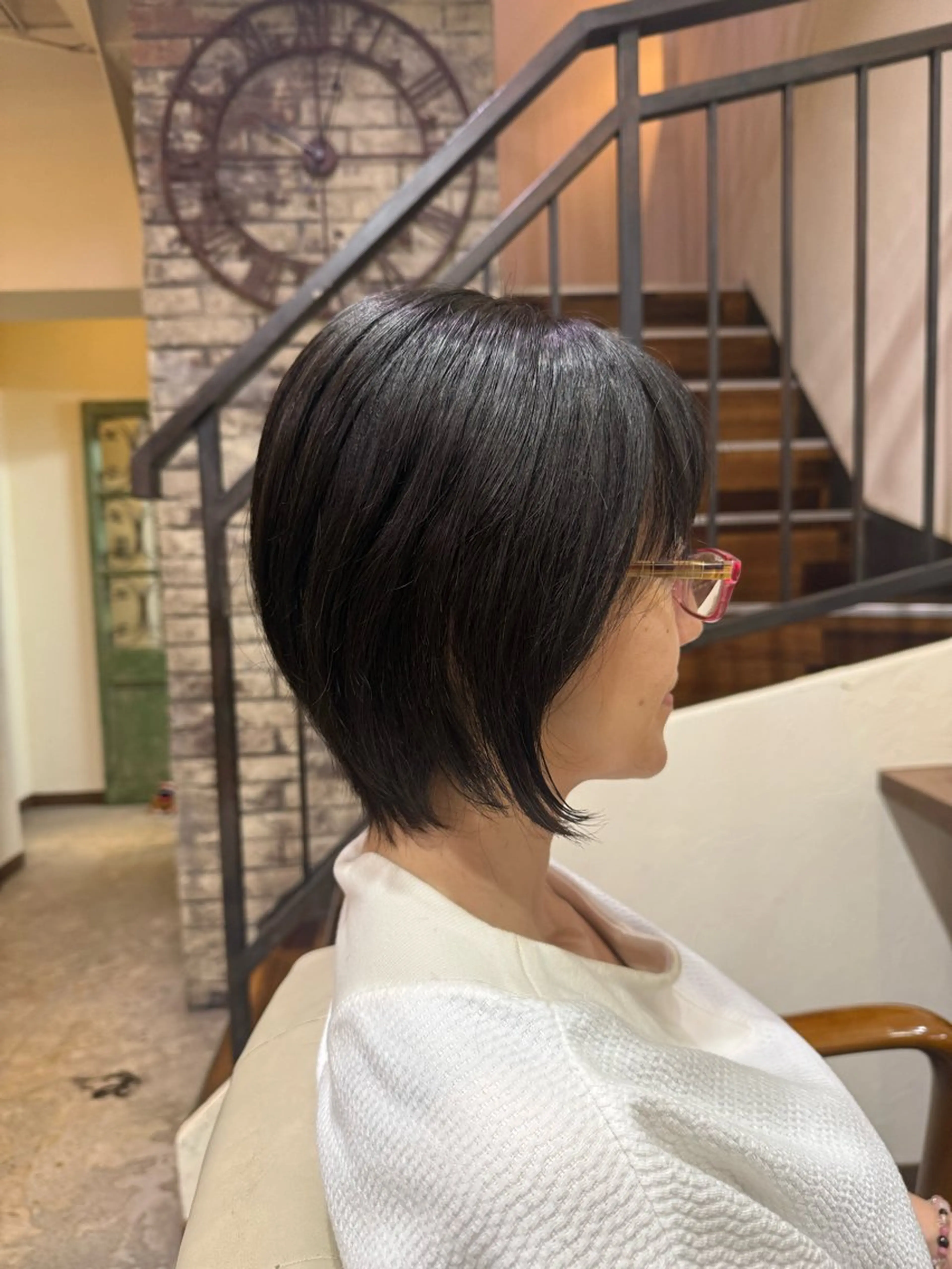 ミディアム レイヤーカット 高橋 葵のヘアスタイル