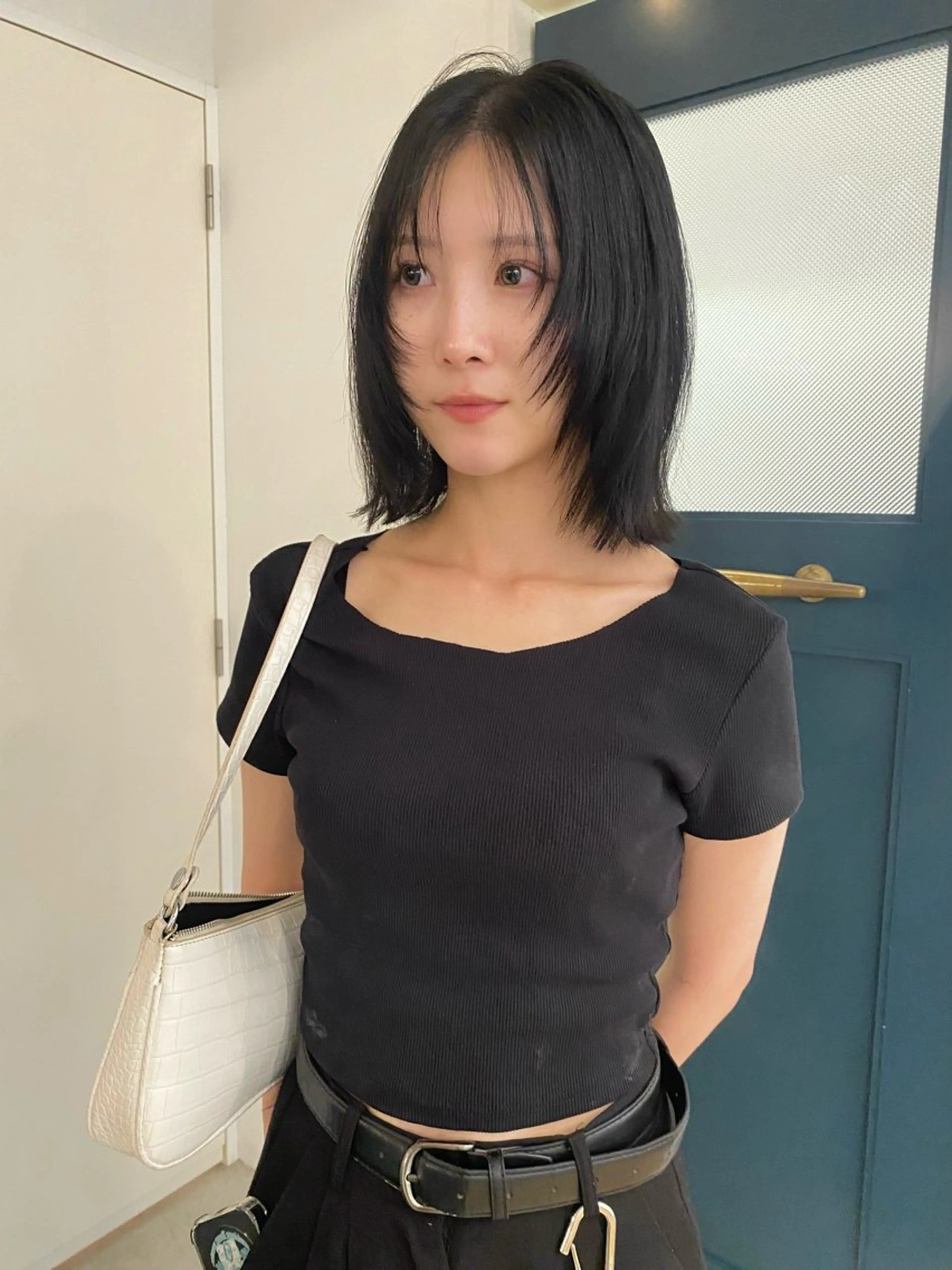 ミディアム YUUK I/レイヤーのヘアスタイル