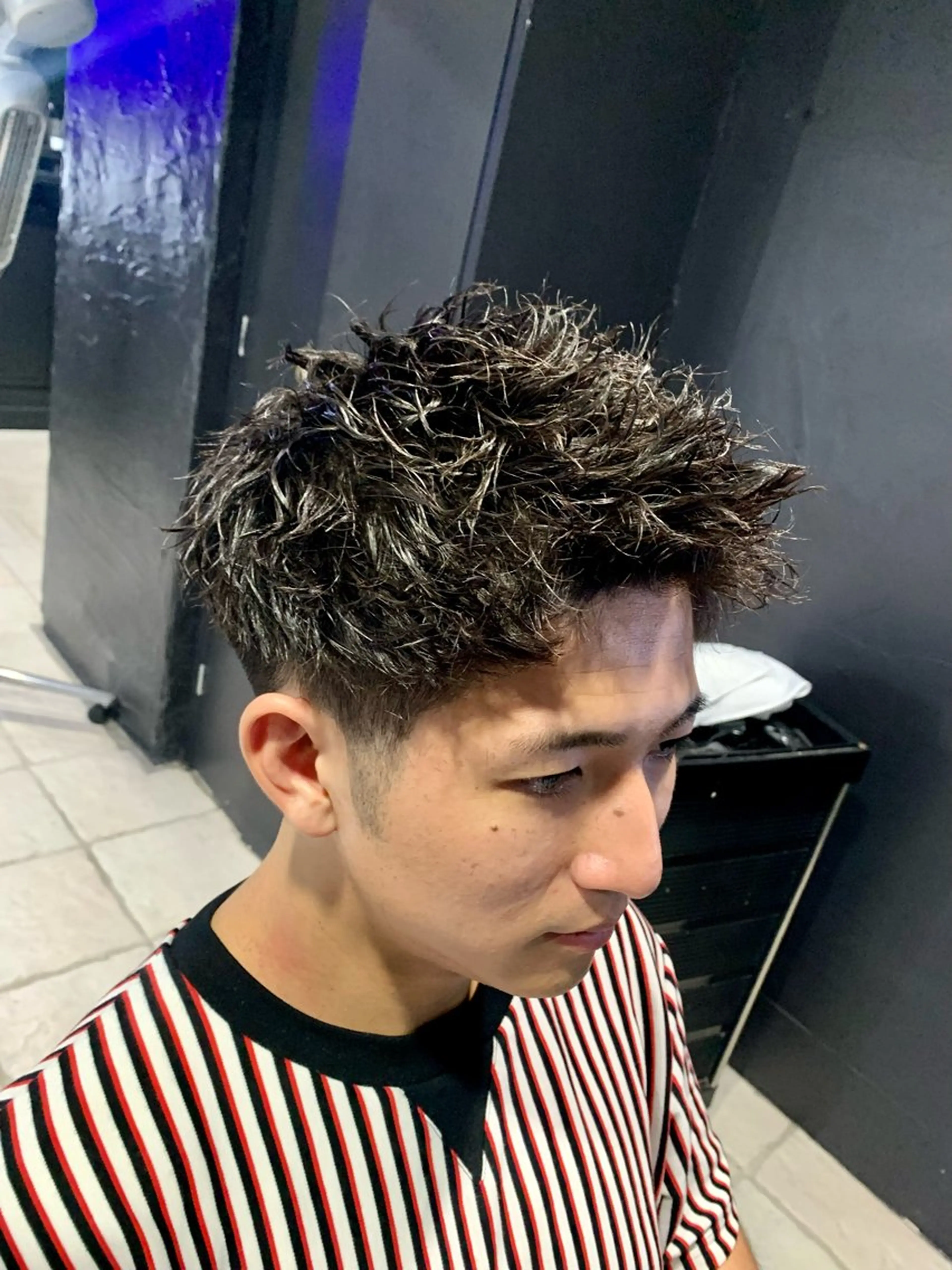 ショート メンズ メンズパーマ メンズツイストパーマ ツイストパーマ カット パーマ トリートメント ヘアセット メンズパーマ/難波/ 心斎橋　室園亮佑のヘアスタイル