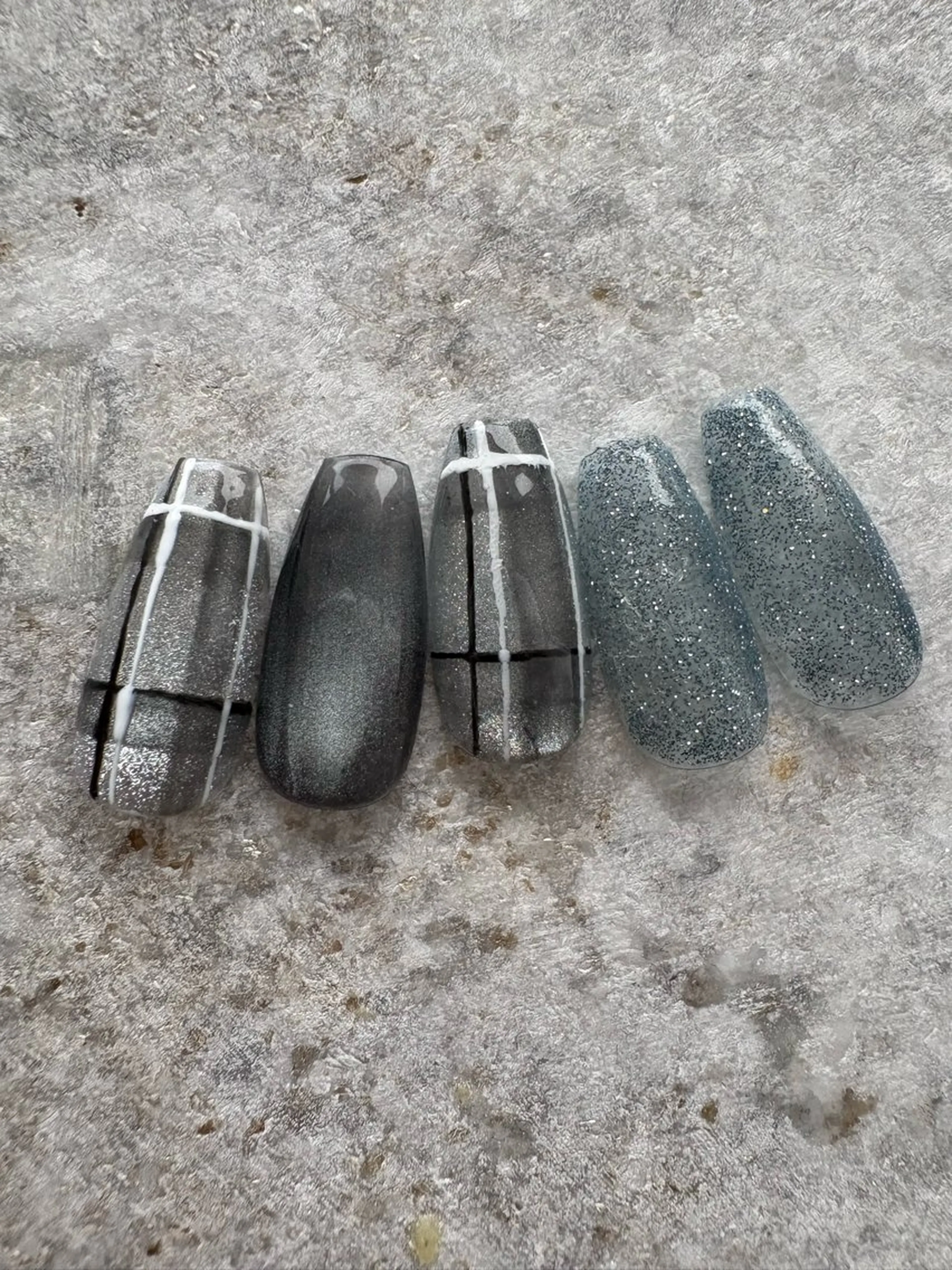 チェック柄ネイル♡口コミ投稿でオフ無料(ソフトジェルのみ)の写真