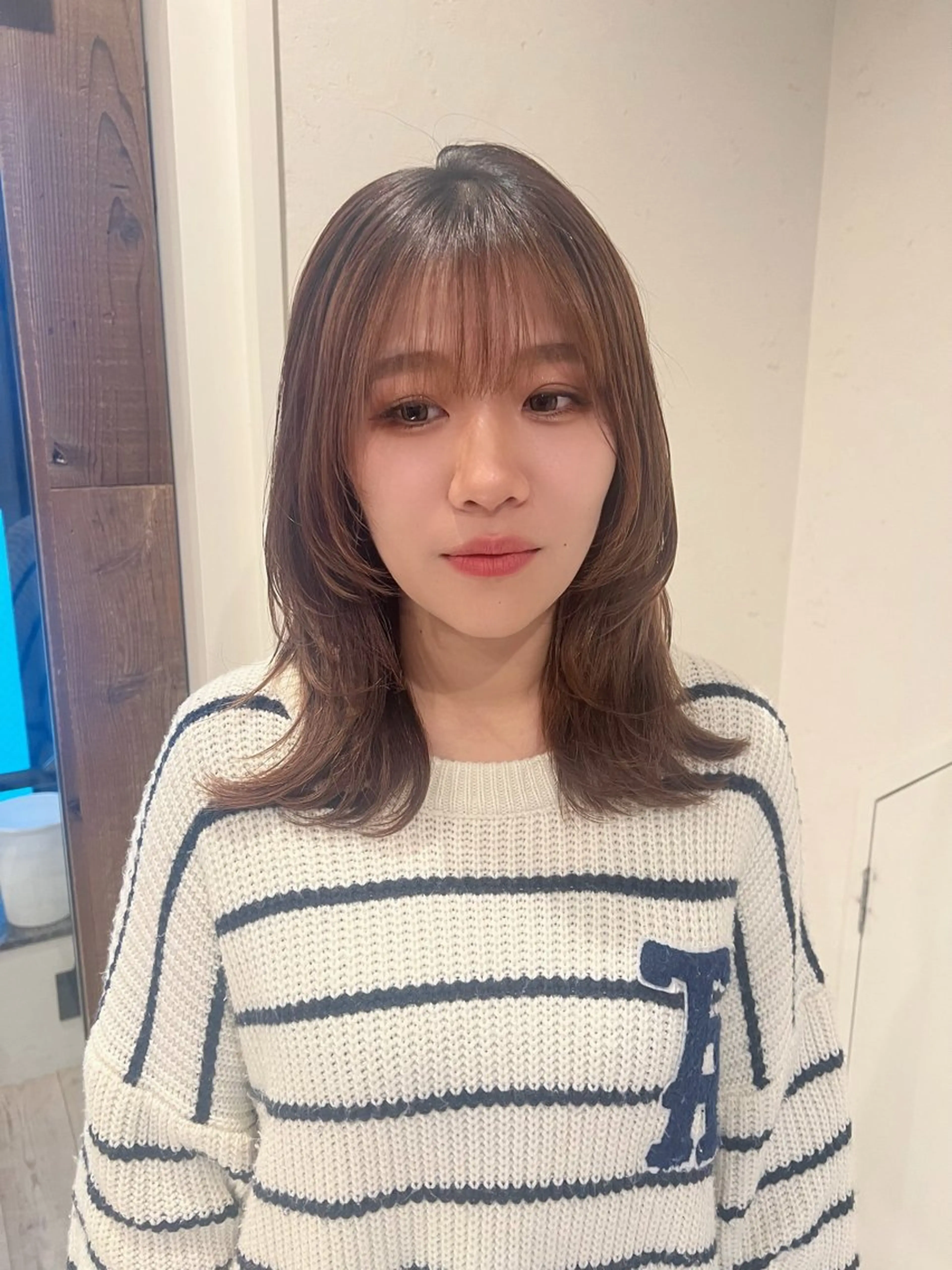 ミディアム レイヤーカット カット トリートメント 工藤 梨花のヘアスタイル