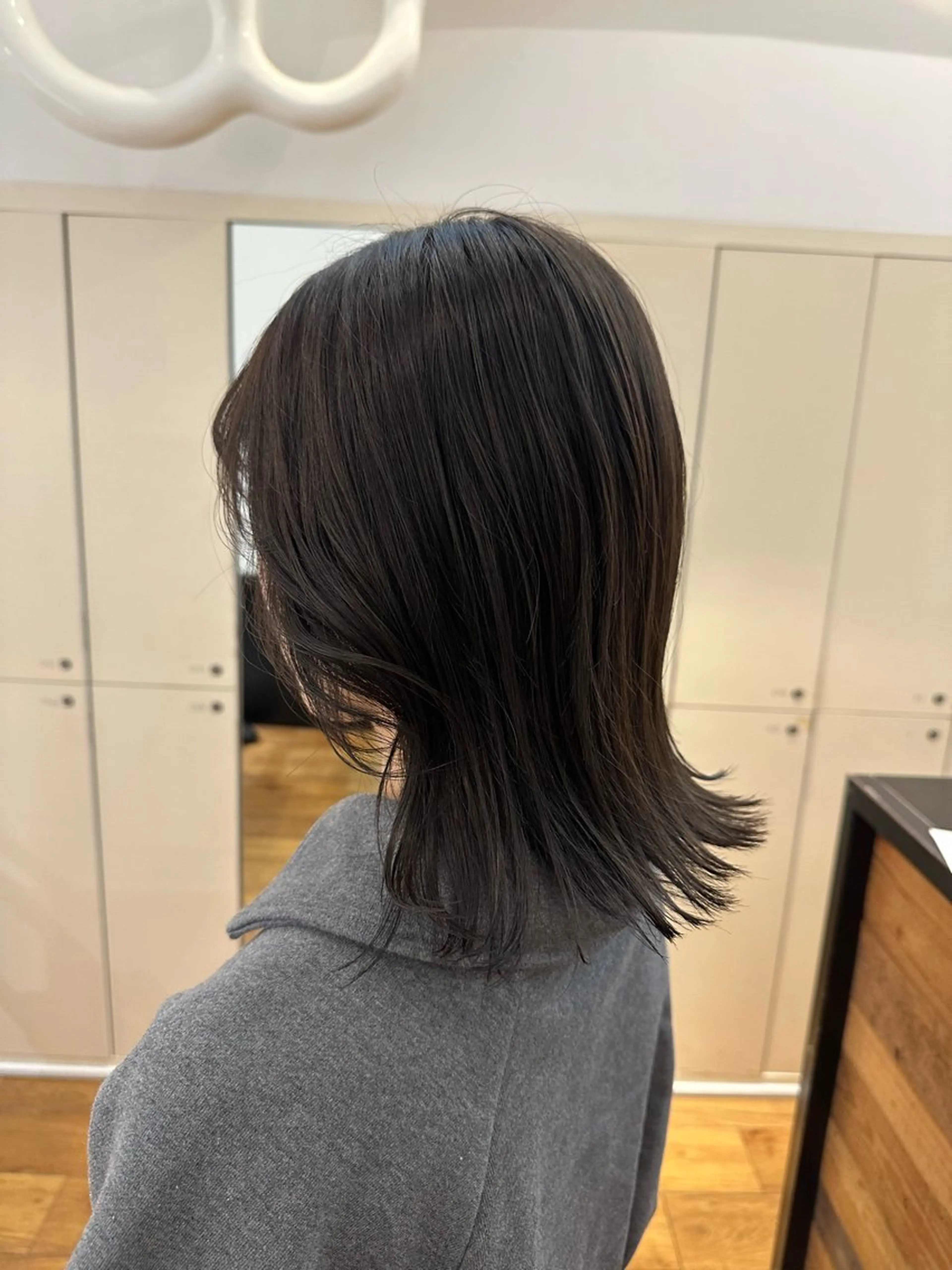 カラー アッシュ アッシュグレー アッシュグレージュ グレージュ 安藤 太一のヘアスタイル