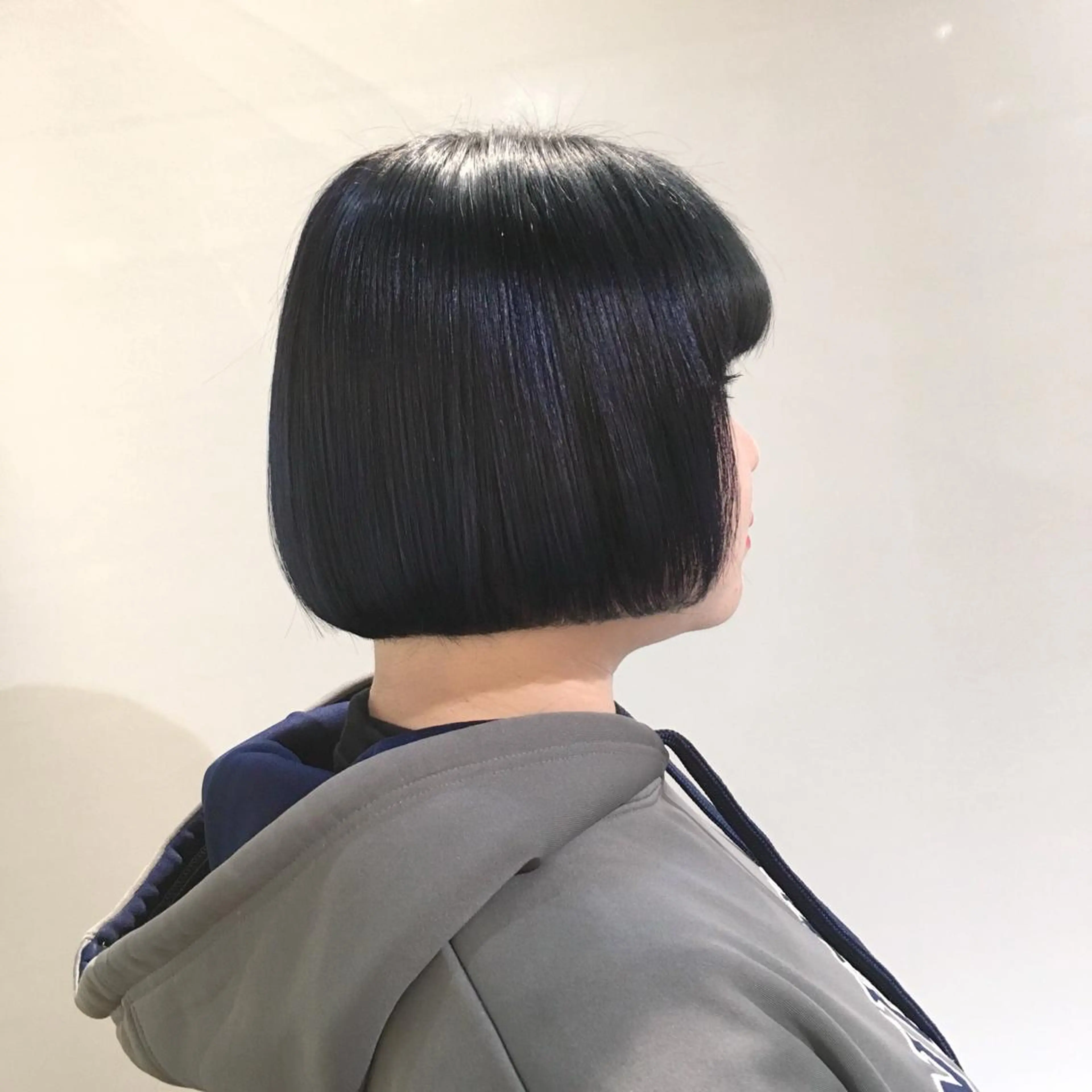 ショート カラー ヘアアレンジ 黒髪 ブルーカラー ブルーブラック As hair所属・🌟かかりつけ美容師 🌟アスカのヘアスタイル
