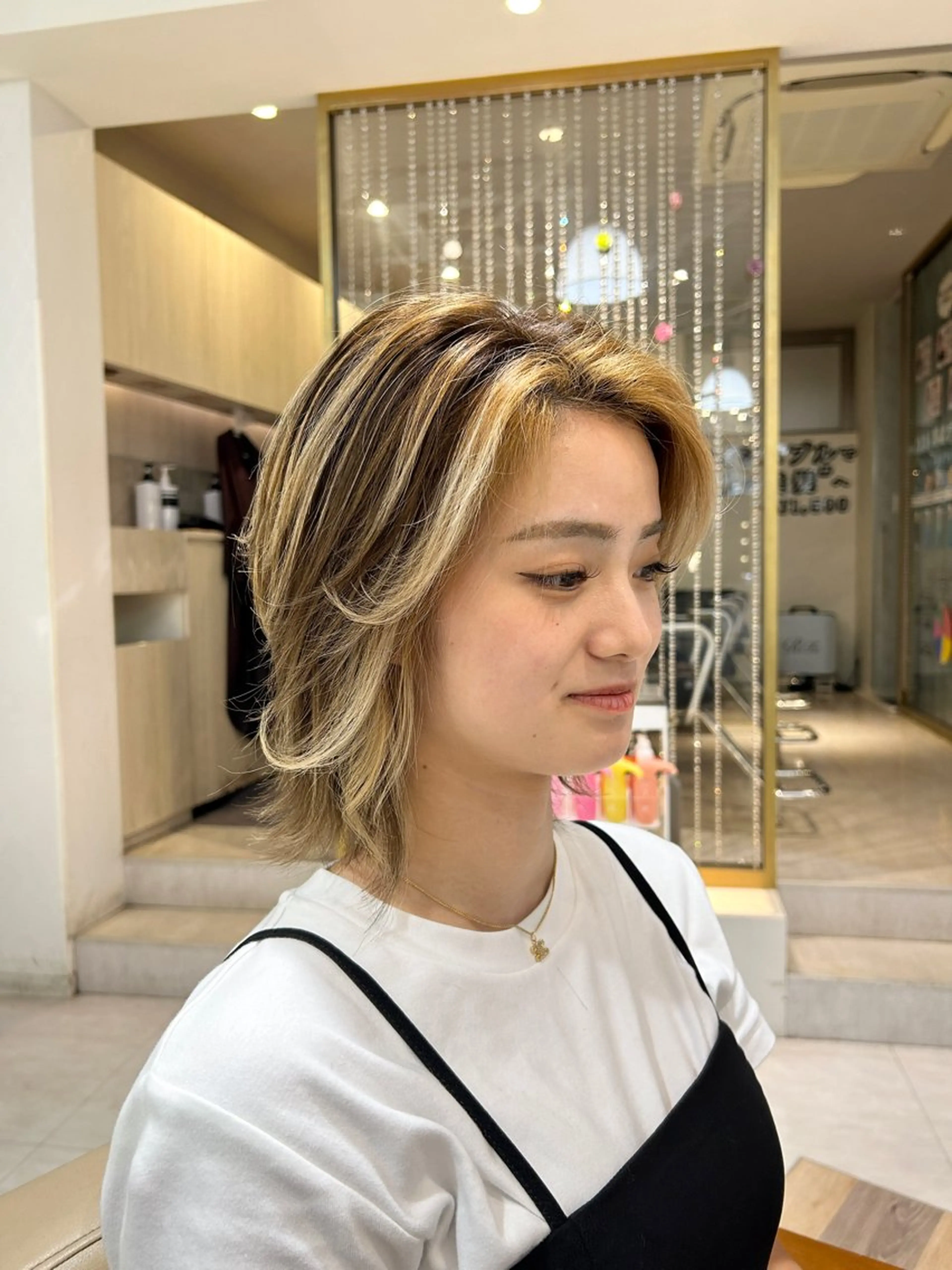 ミディアム カラー ミストバング  フェイスフレーミング ハイライトカラー ハイライト レイヤーカット ヘアカラー Yuu/髪質改善 デザインカラーのヘアスタイル