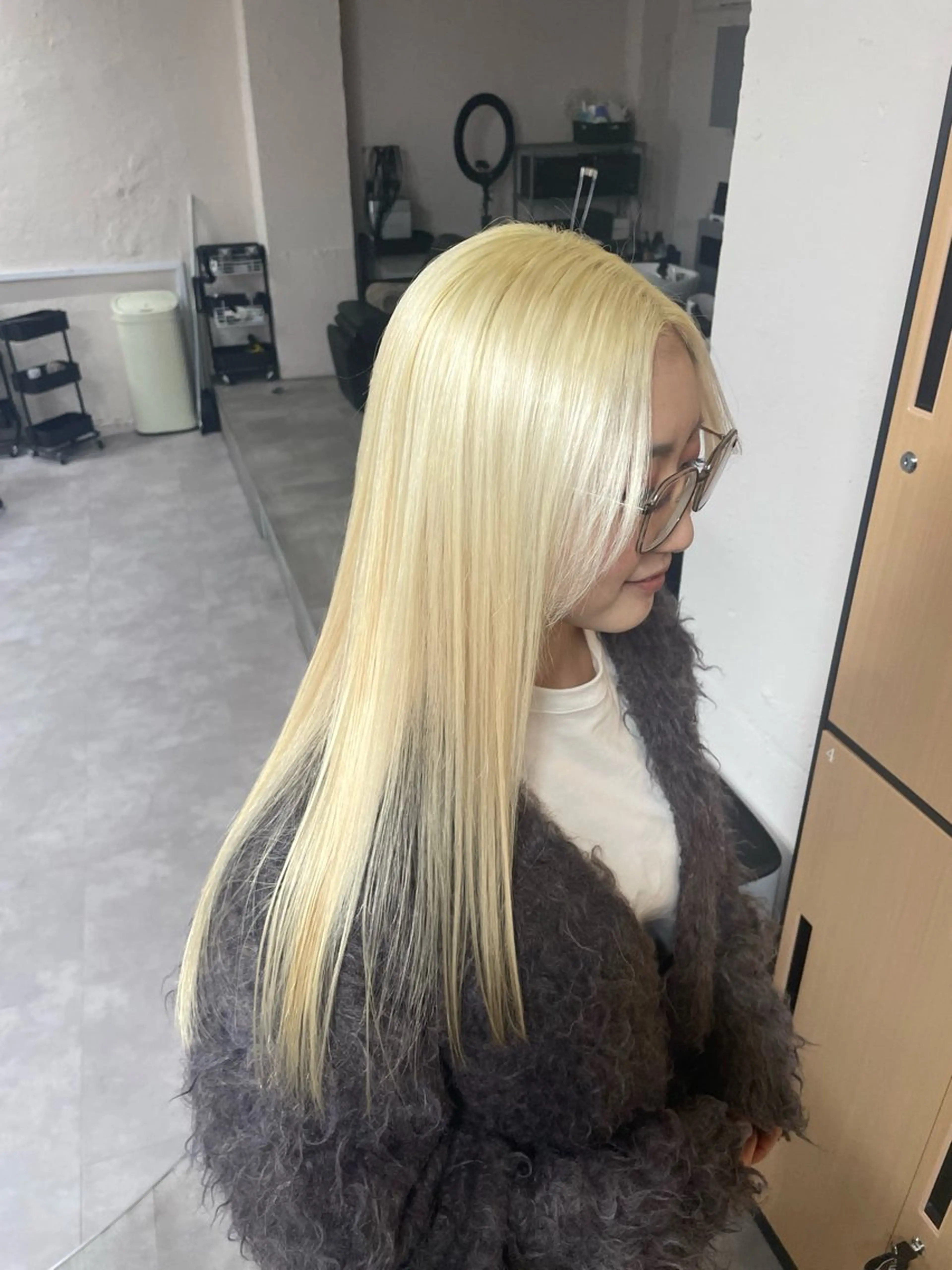 ロング ヘアカラー tokute 中野真咲🐺のヘアスタイル