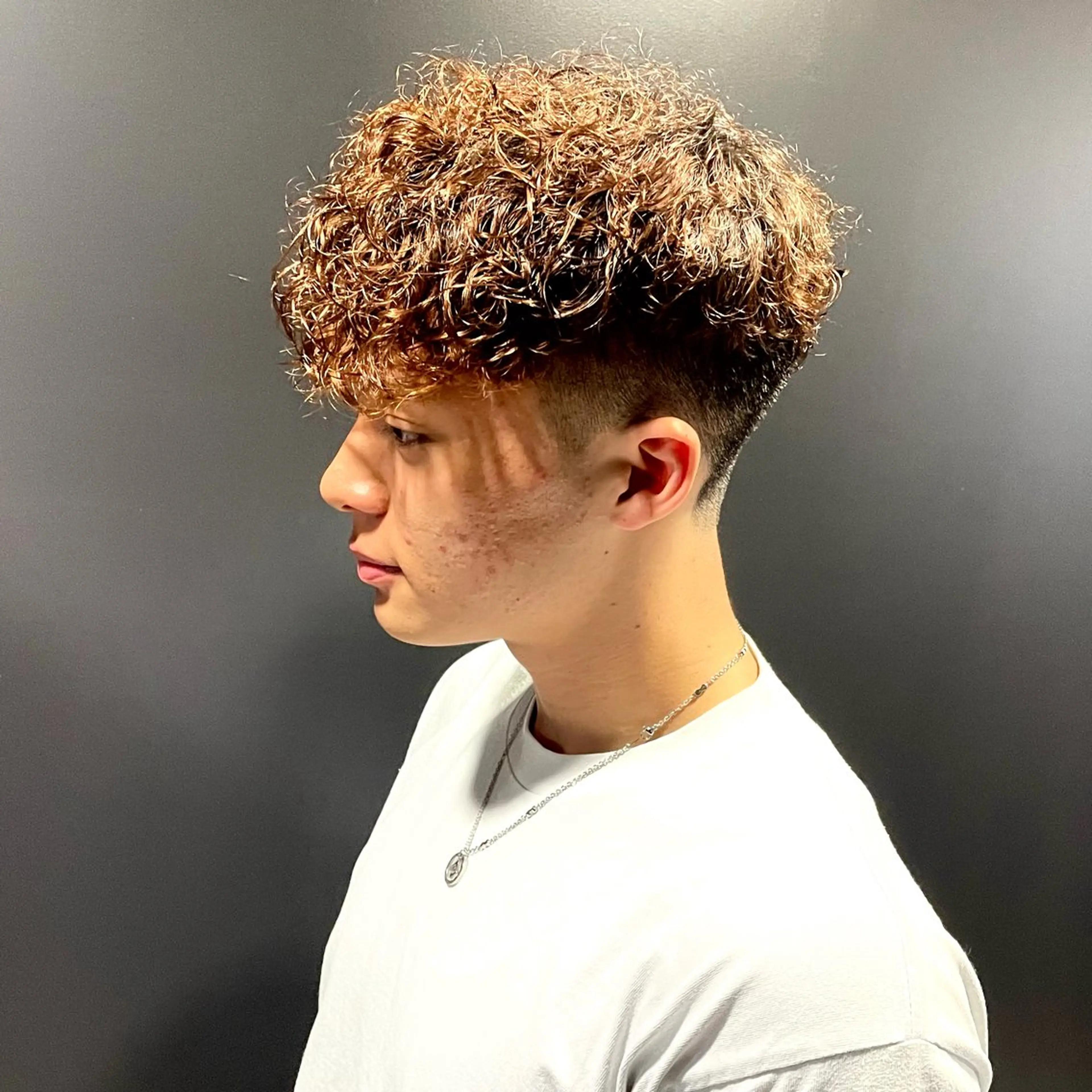 ショート パーマ メンズ スペインカール カット パーマ トリートメント ヘアセット スパイキーショート アメ村【戸兵吏駒】のヘアスタイル